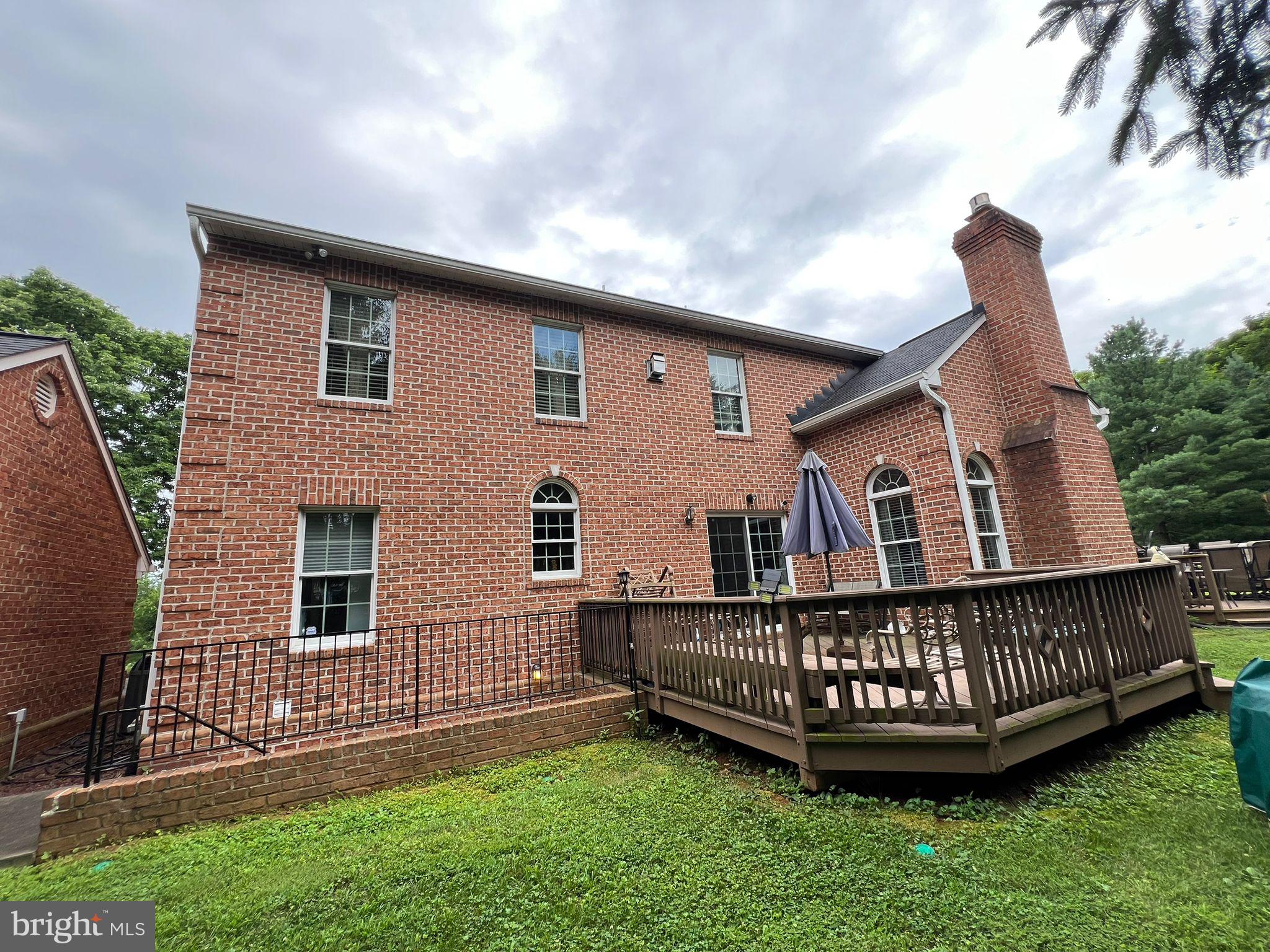 3131 RIVER VALLEY CHASE