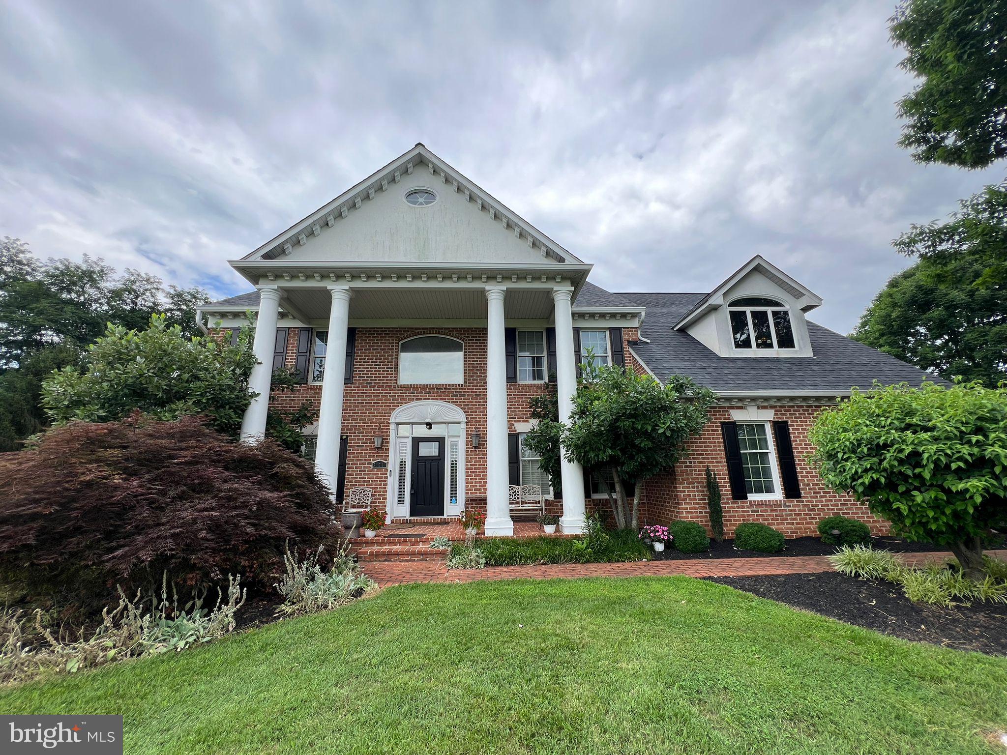 Fantastic Colonial in Fox Valley, this property will not last long, schedule your private showing today. Property is ready for your finishing touches. Welcome Home!!