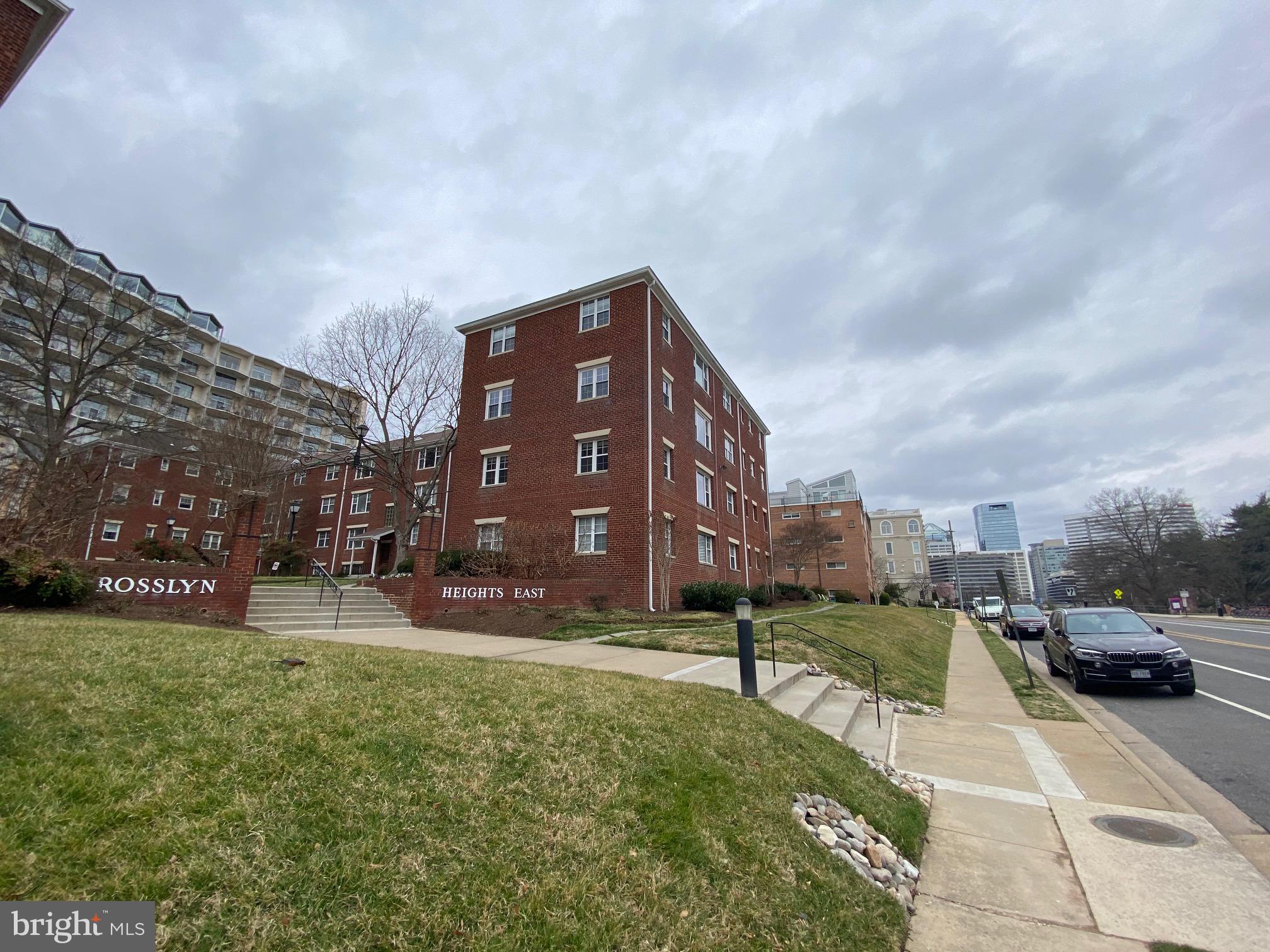 ROSSLYN - Residential Lease