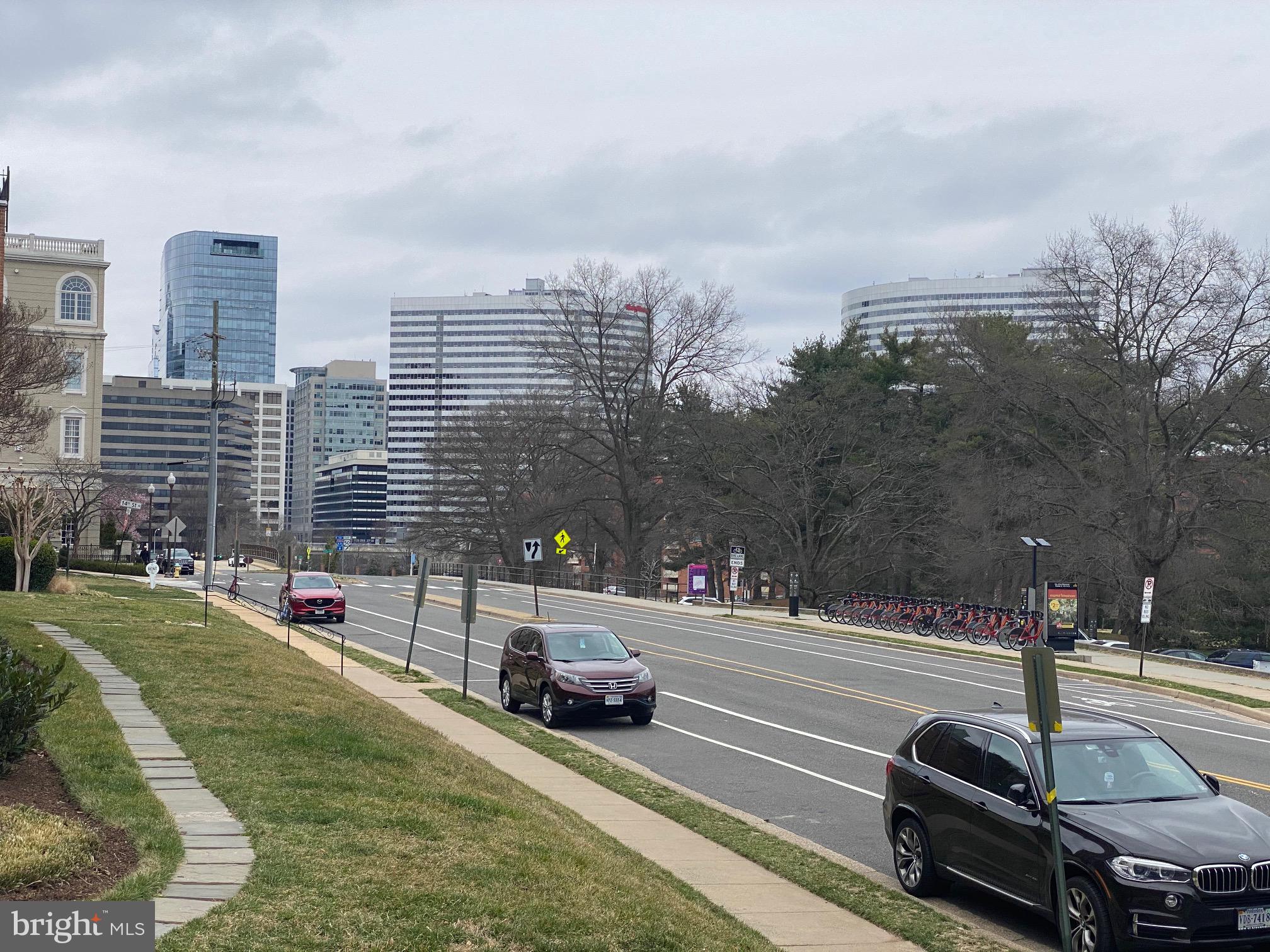 ROSSLYN - Residential Lease