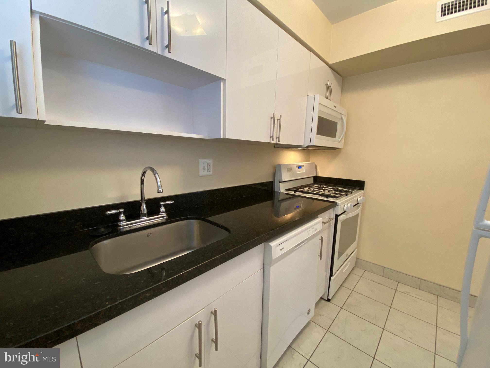 ROSSLYN - Residential Lease