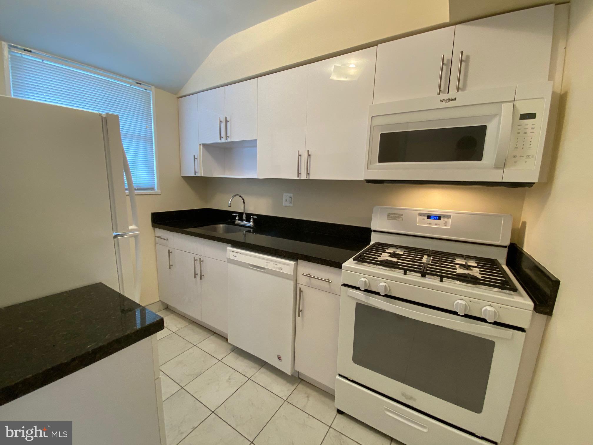 ROSSLYN - Residential Lease