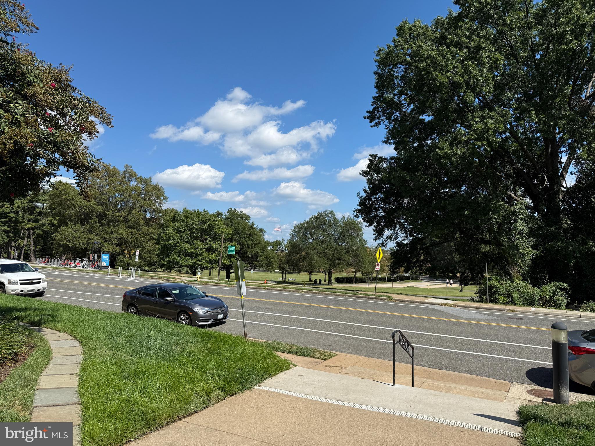 ROSSLYN - Residential Lease