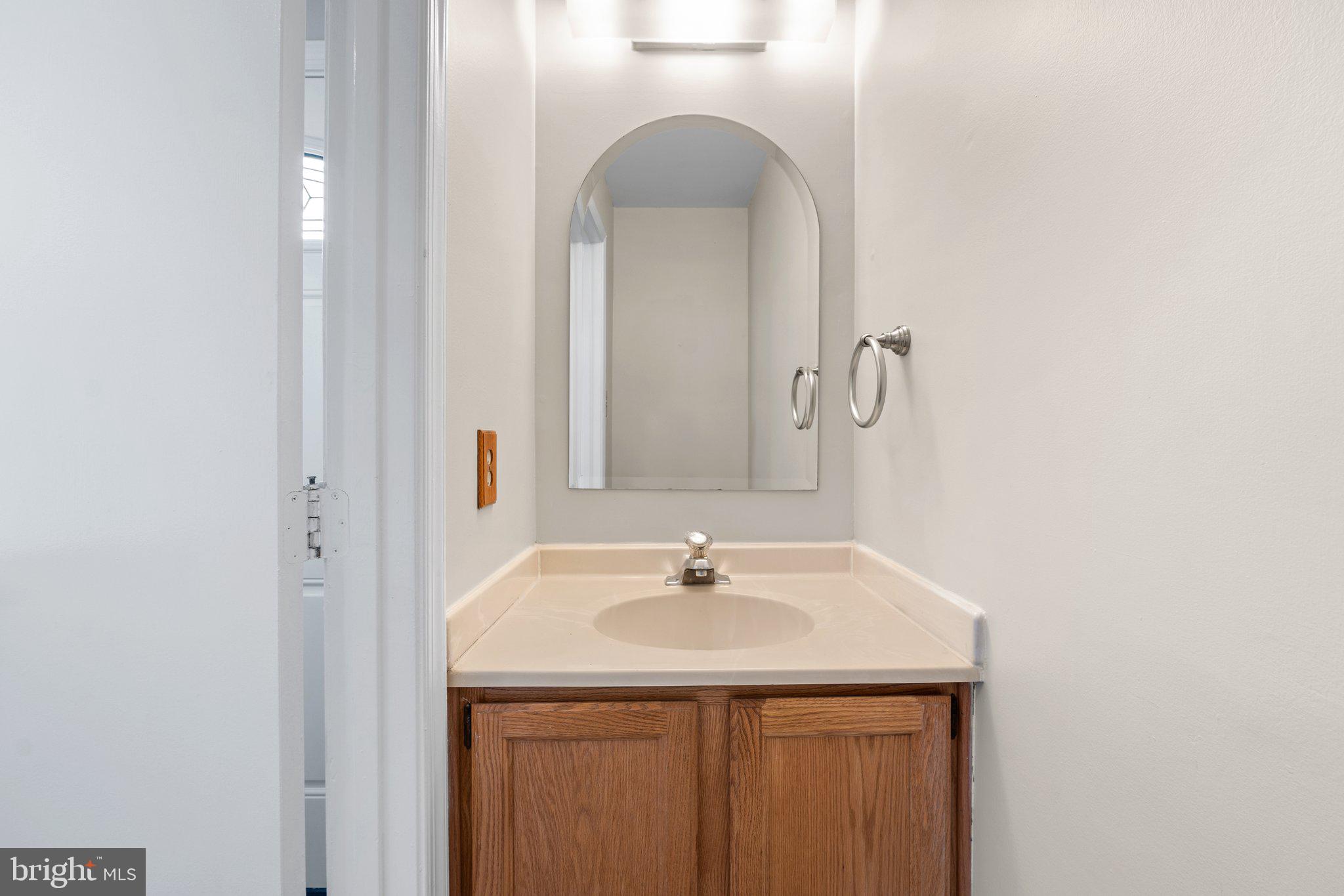 ROBIN MEADOWS - Residential Lease