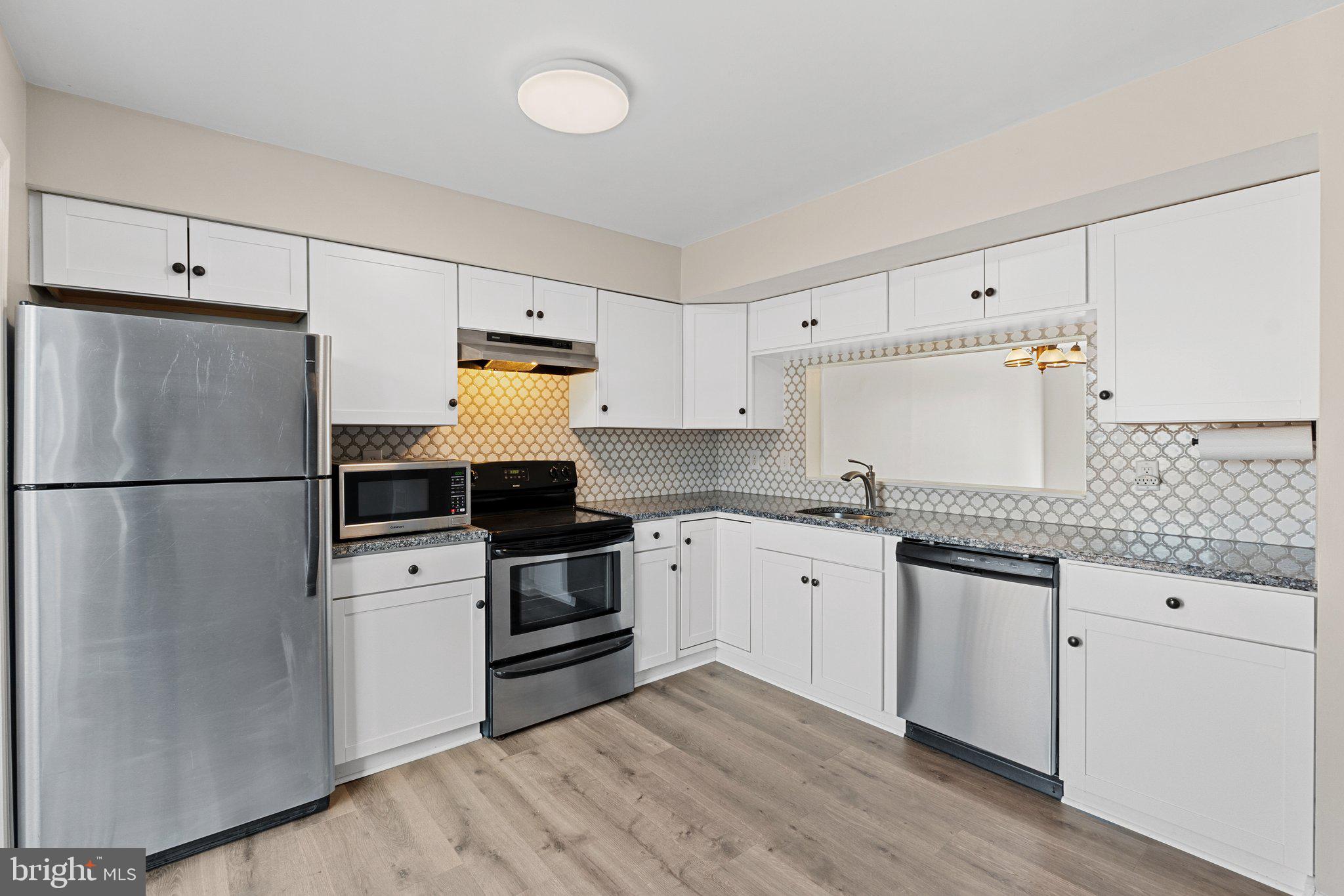 ROBIN MEADOWS - Residential Lease