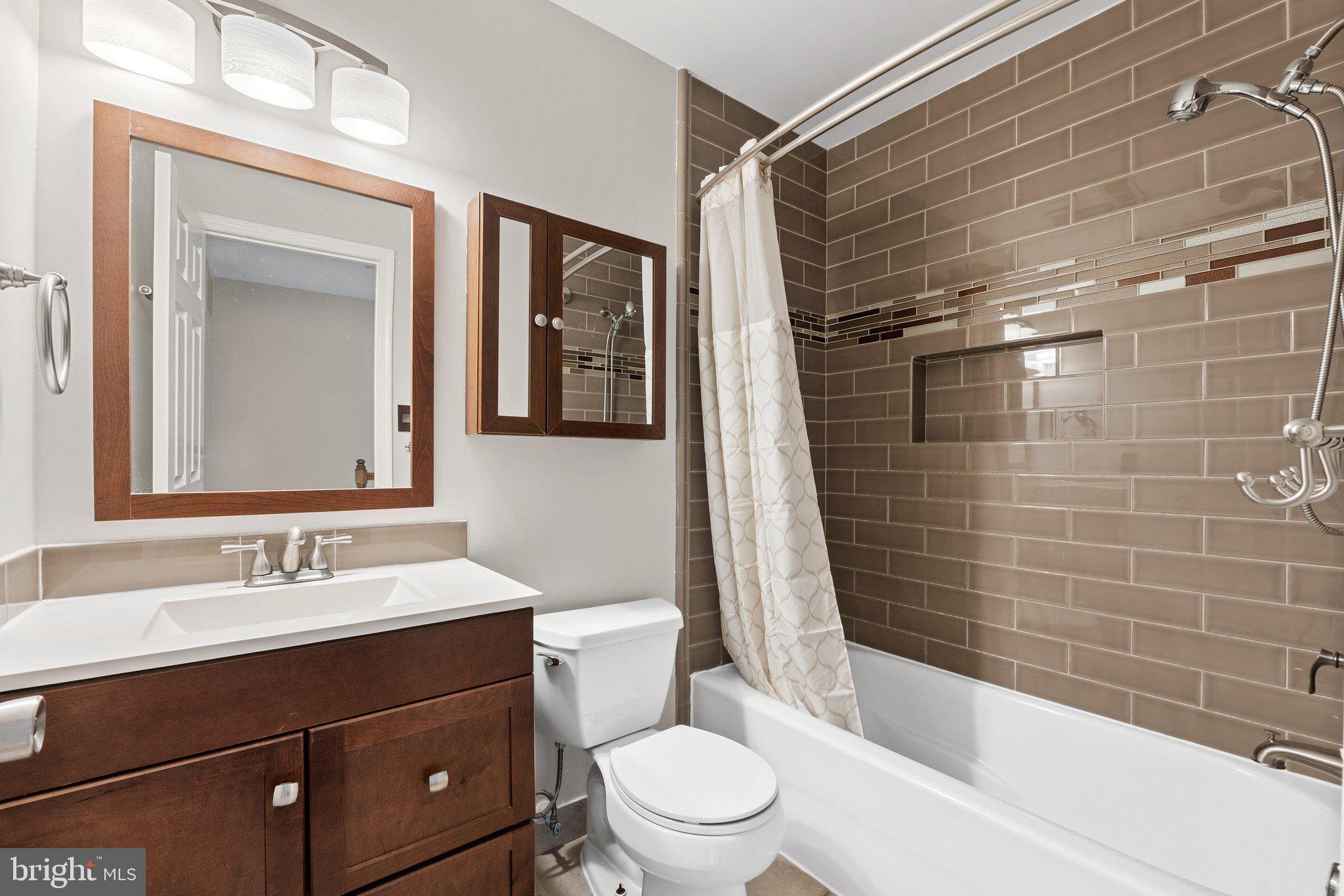 ROBIN MEADOWS - Residential Lease