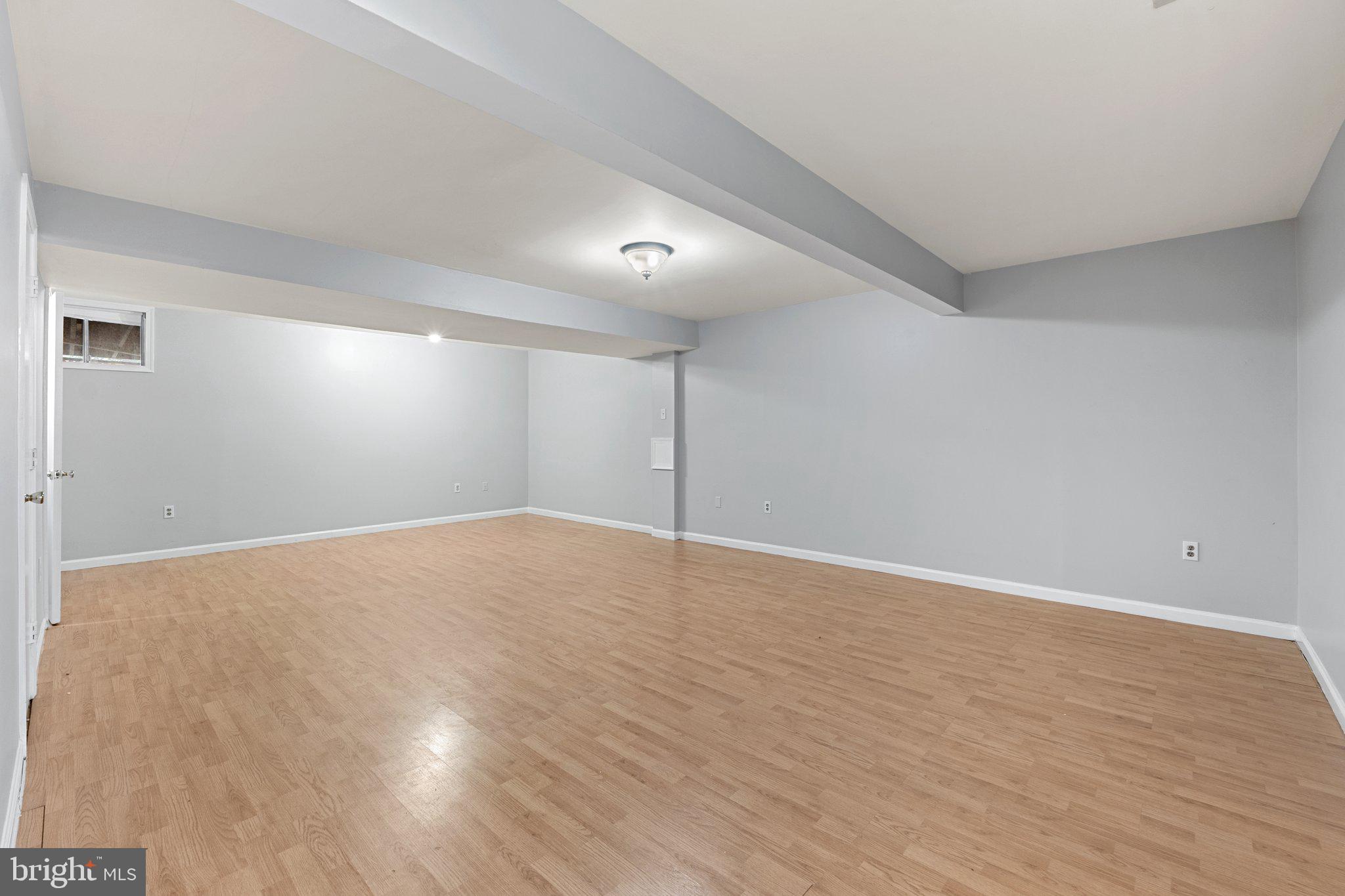 ROBIN MEADOWS - Residential Lease