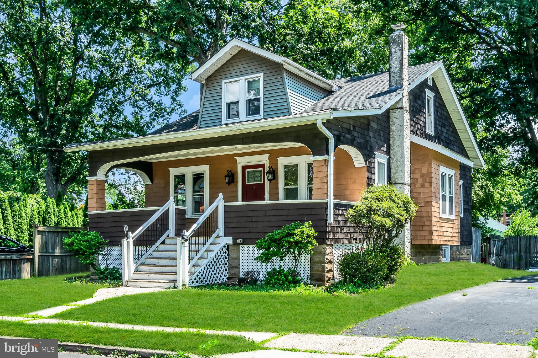 77 WOODLAND AVENUE