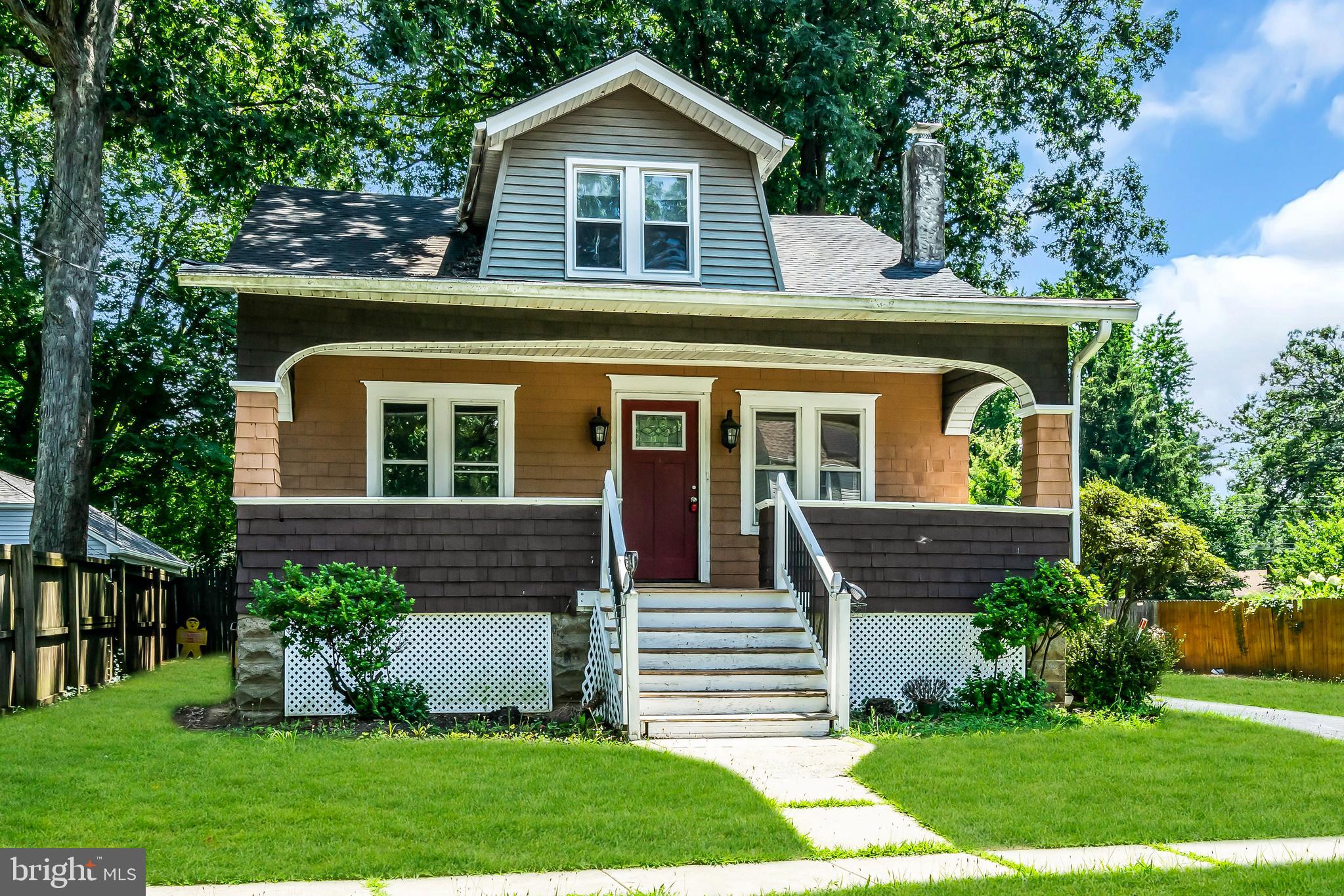 77 WOODLAND AVENUE