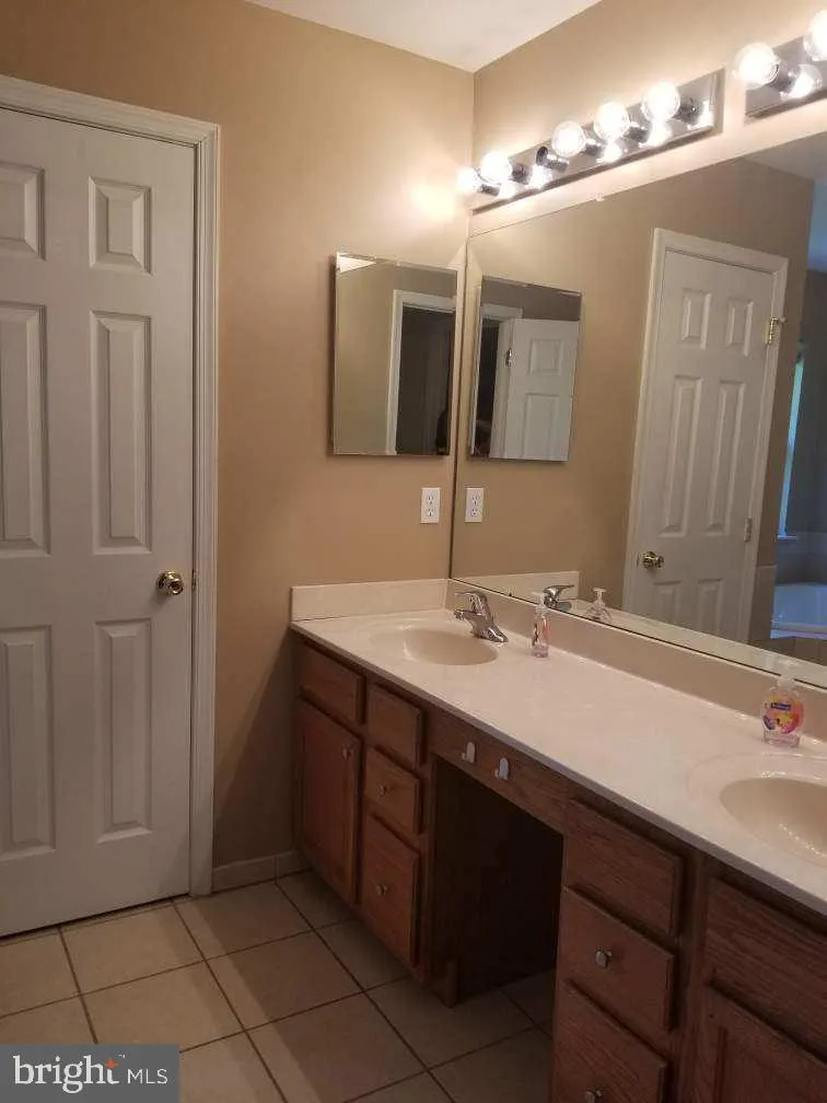 Pennington, New Jersey 08534, United States, 3 Bedrooms Bedrooms, ,3 BathroomsBathrooms,Residential,Active,156172