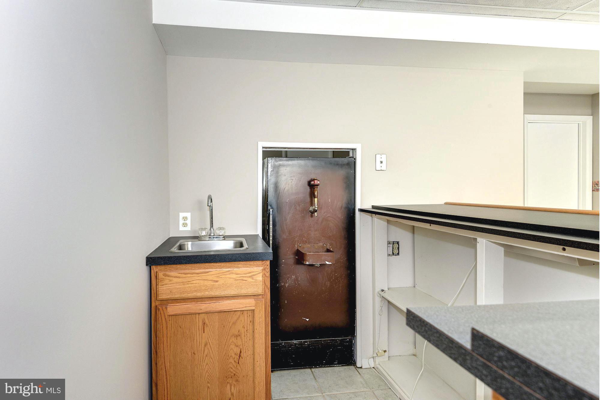 WHITEHALL BEACH - Residential