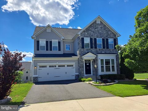 Homes For Sale - 25833 Sycamore Grove Place<br/> ALDIE, VA 20105
