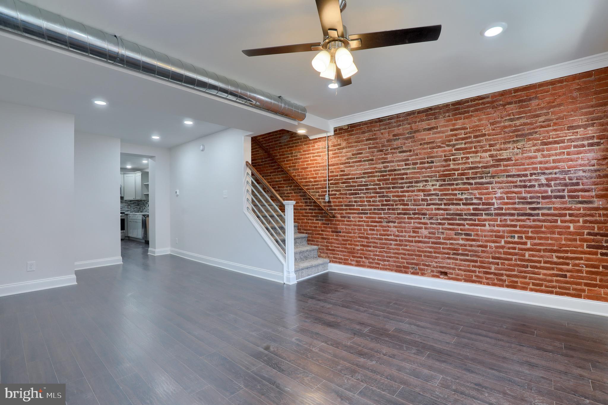 SOUTH LANCASTER - Residential