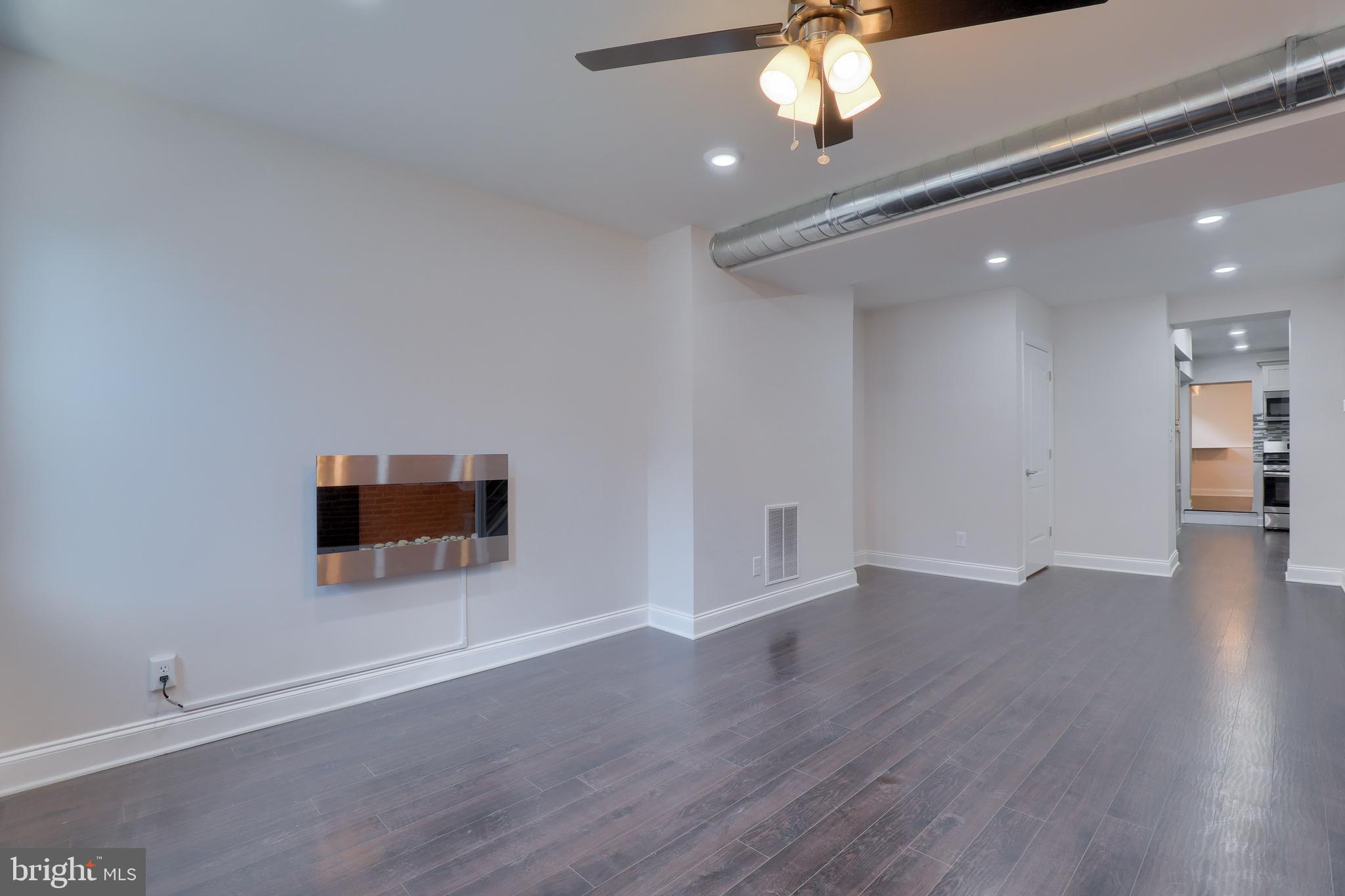 SOUTH LANCASTER - Residential