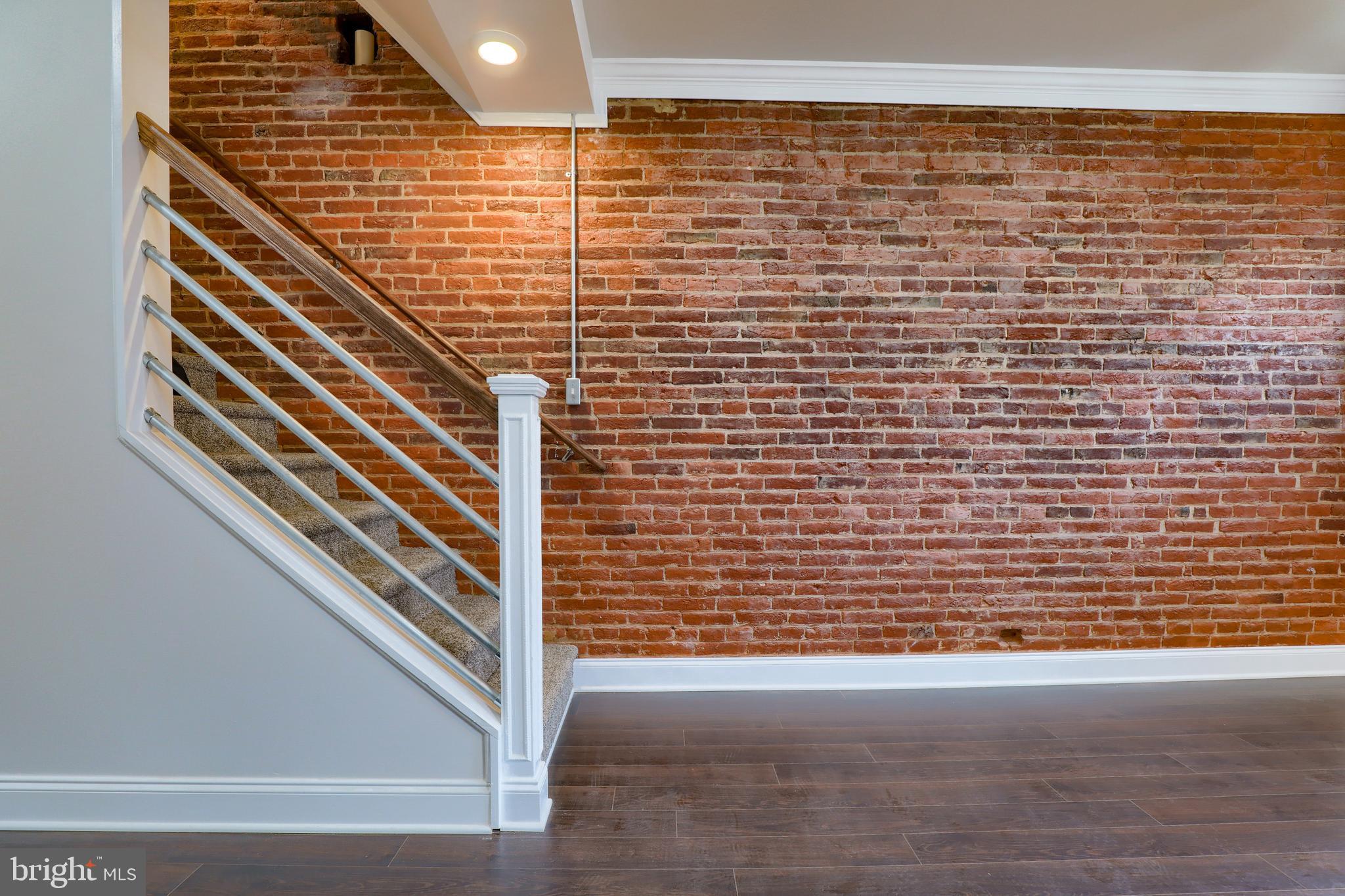 SOUTH LANCASTER - Residential