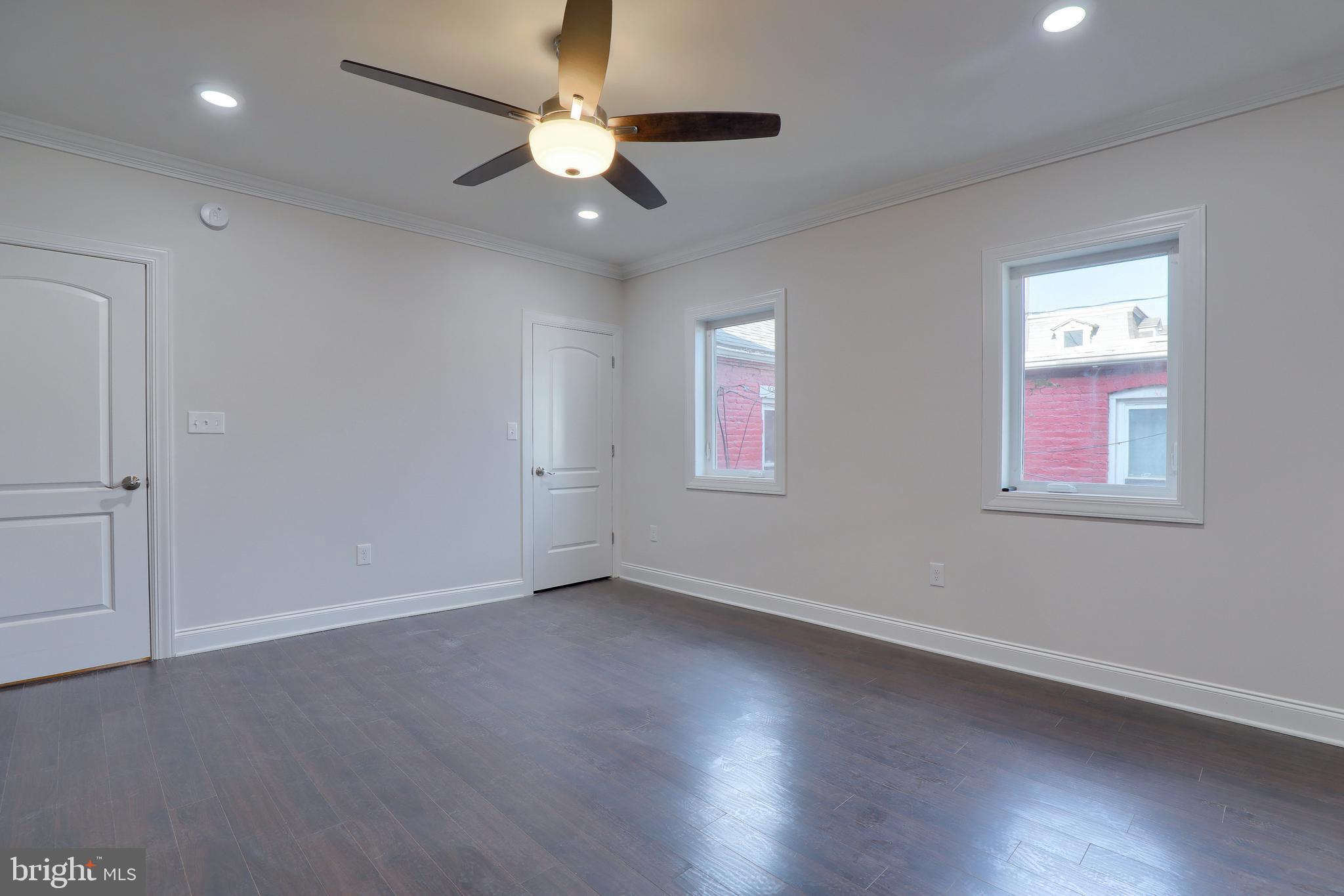 SOUTH LANCASTER - Residential