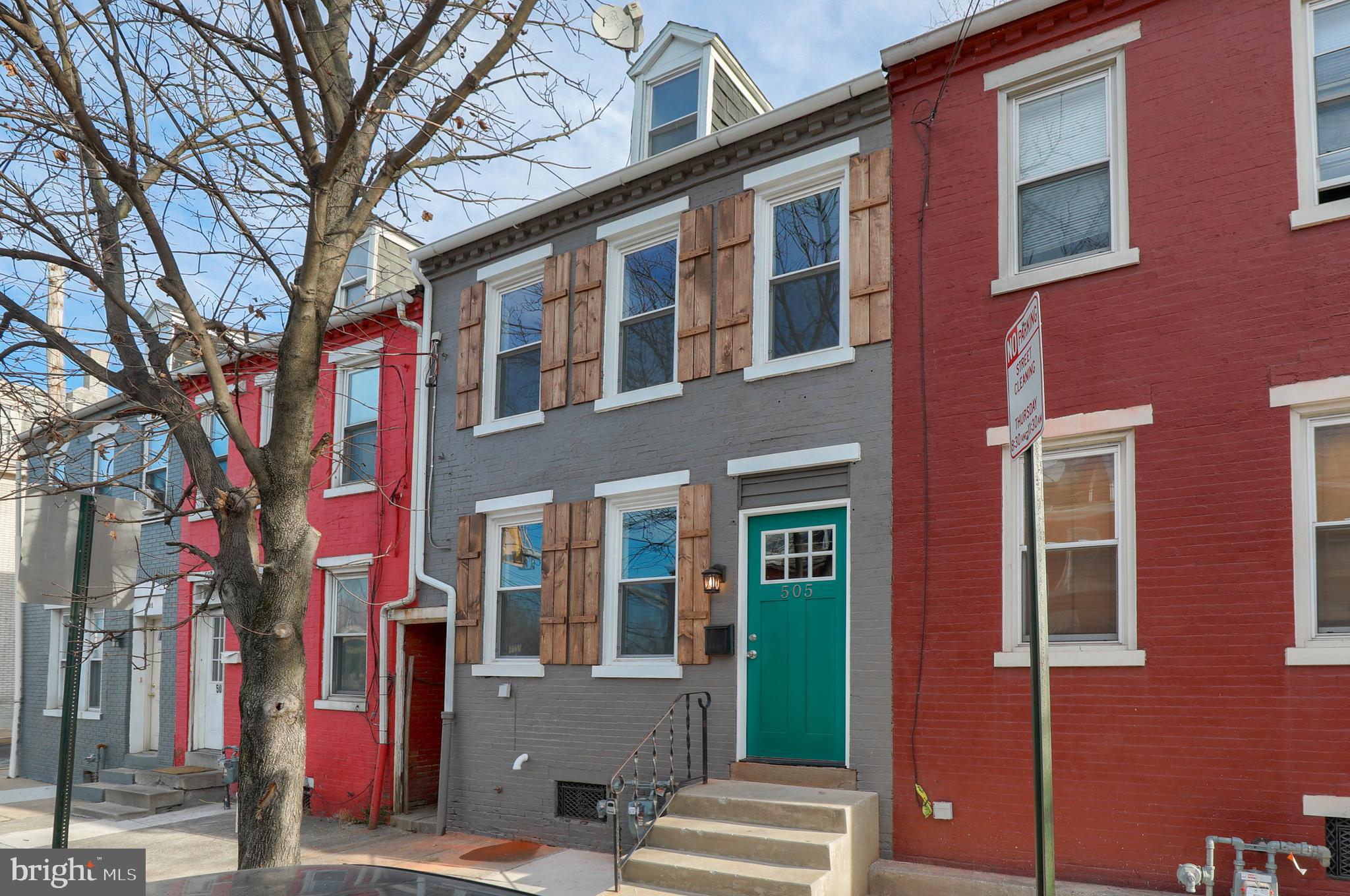 SOUTH LANCASTER - Residential