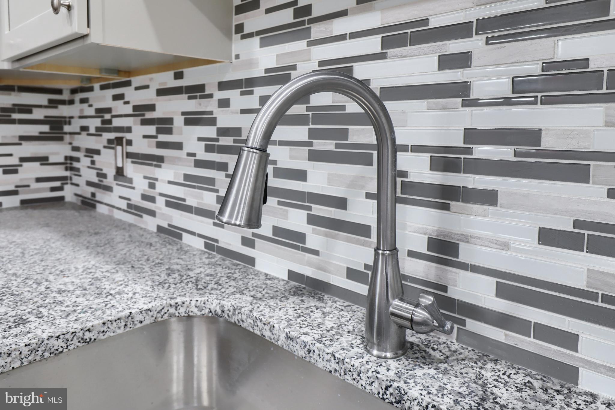 SOUTH LANCASTER - Residential