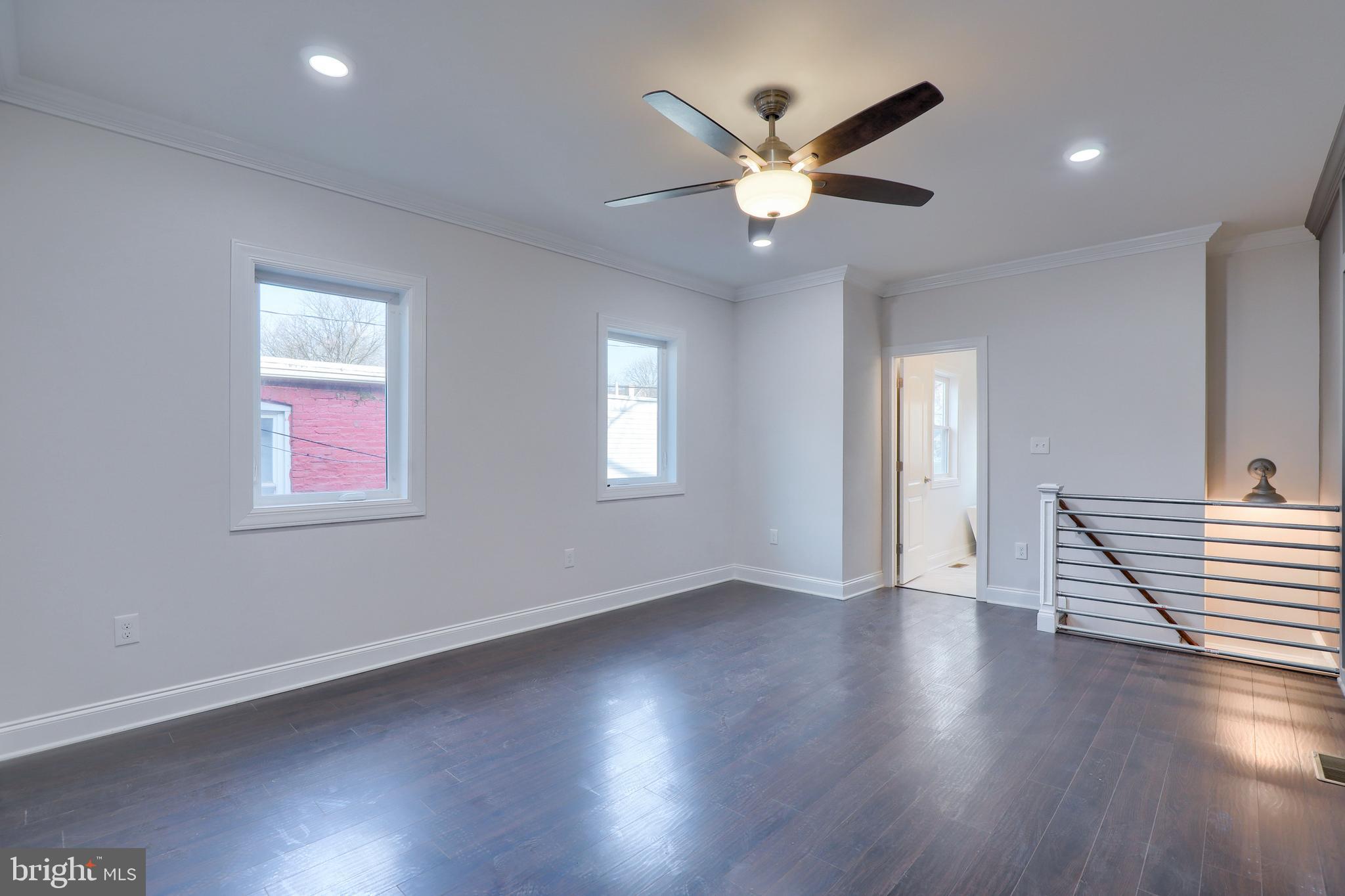 SOUTH LANCASTER - Residential