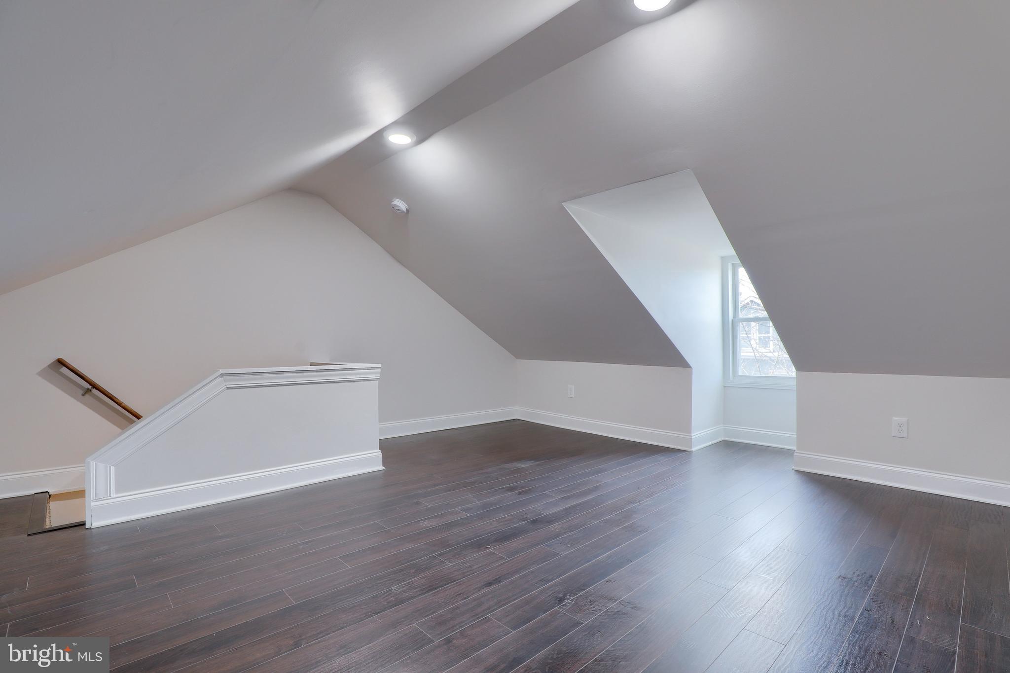 SOUTH LANCASTER - Residential