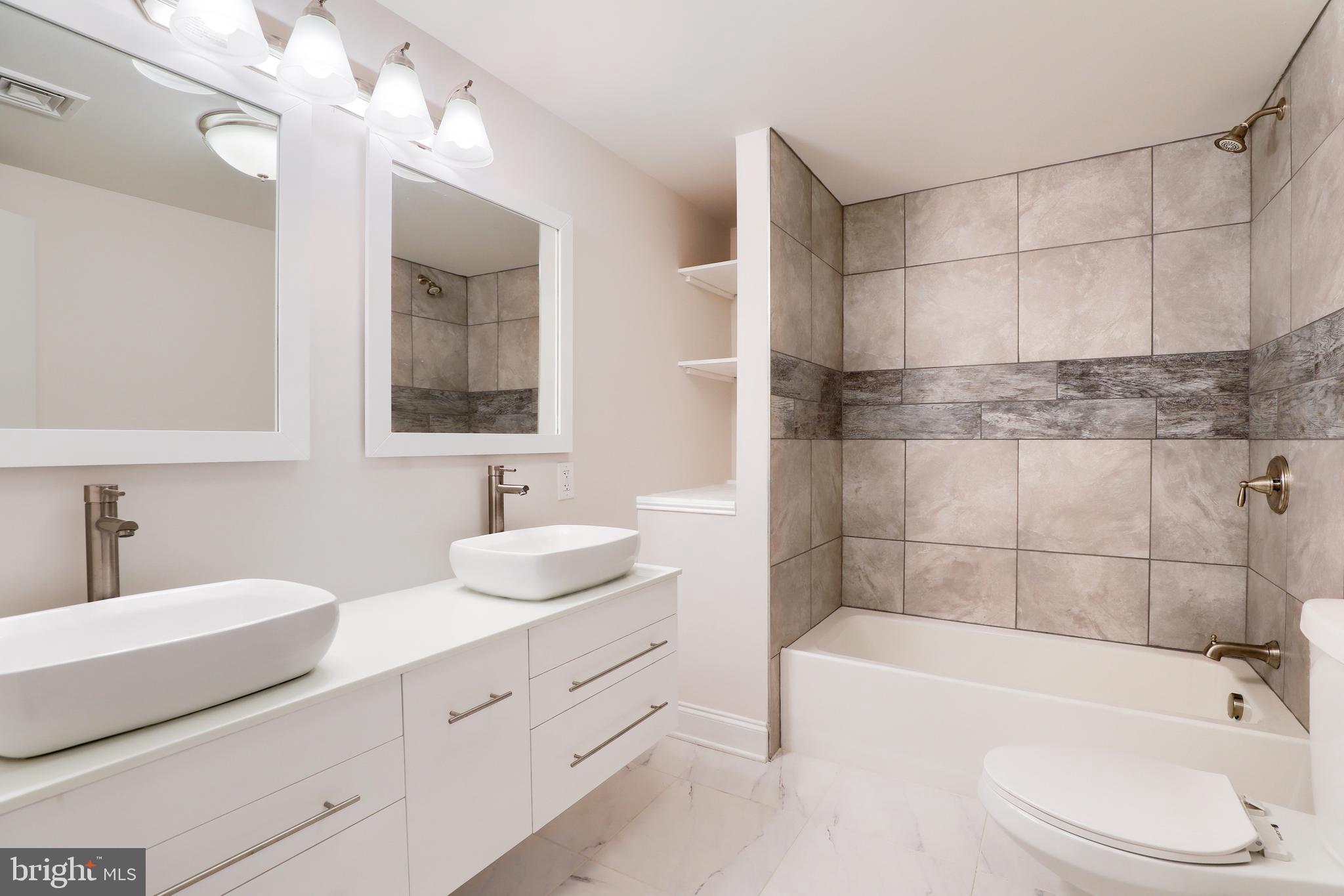 SOUTH LANCASTER - Residential