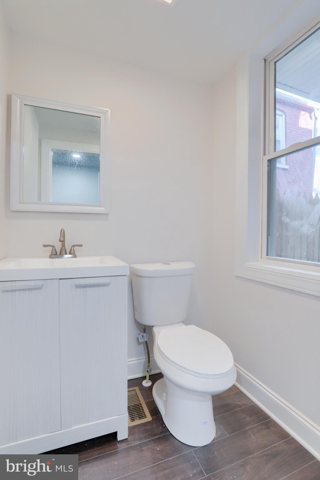 SOUTH LANCASTER - Residential