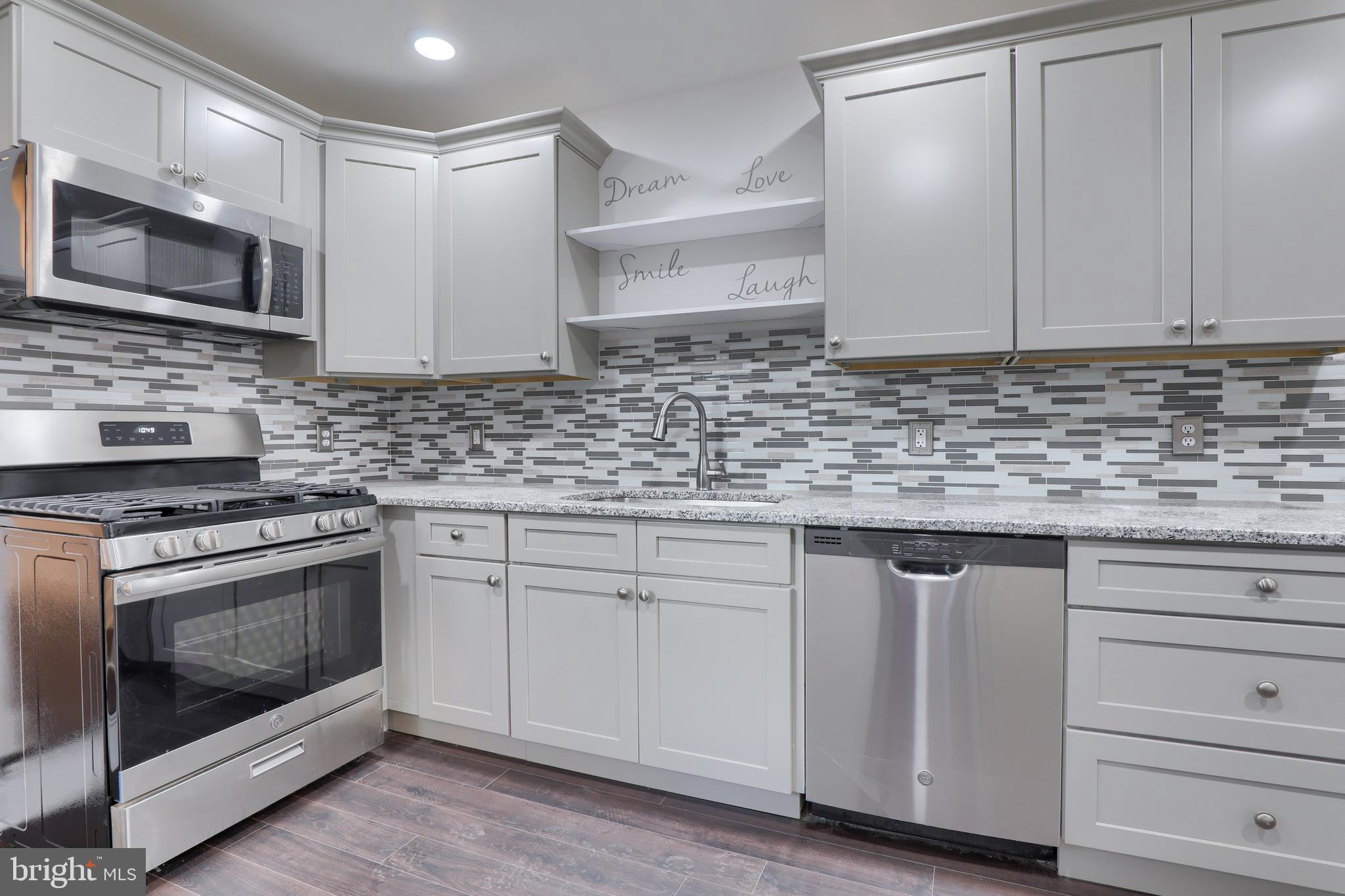 SOUTH LANCASTER - Residential