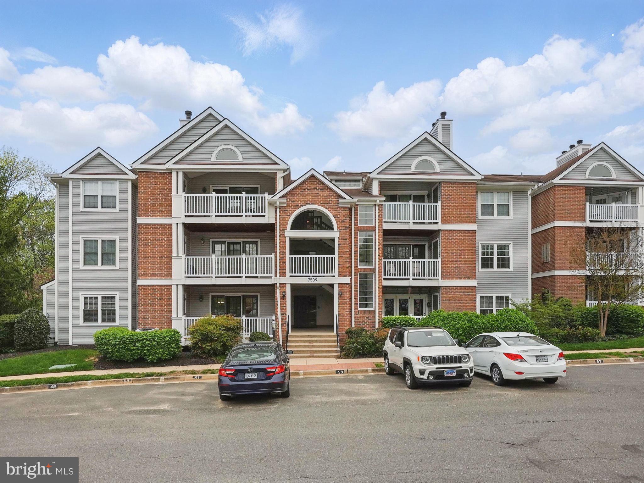 STRATFORD PLACE AT KINGS - Residential