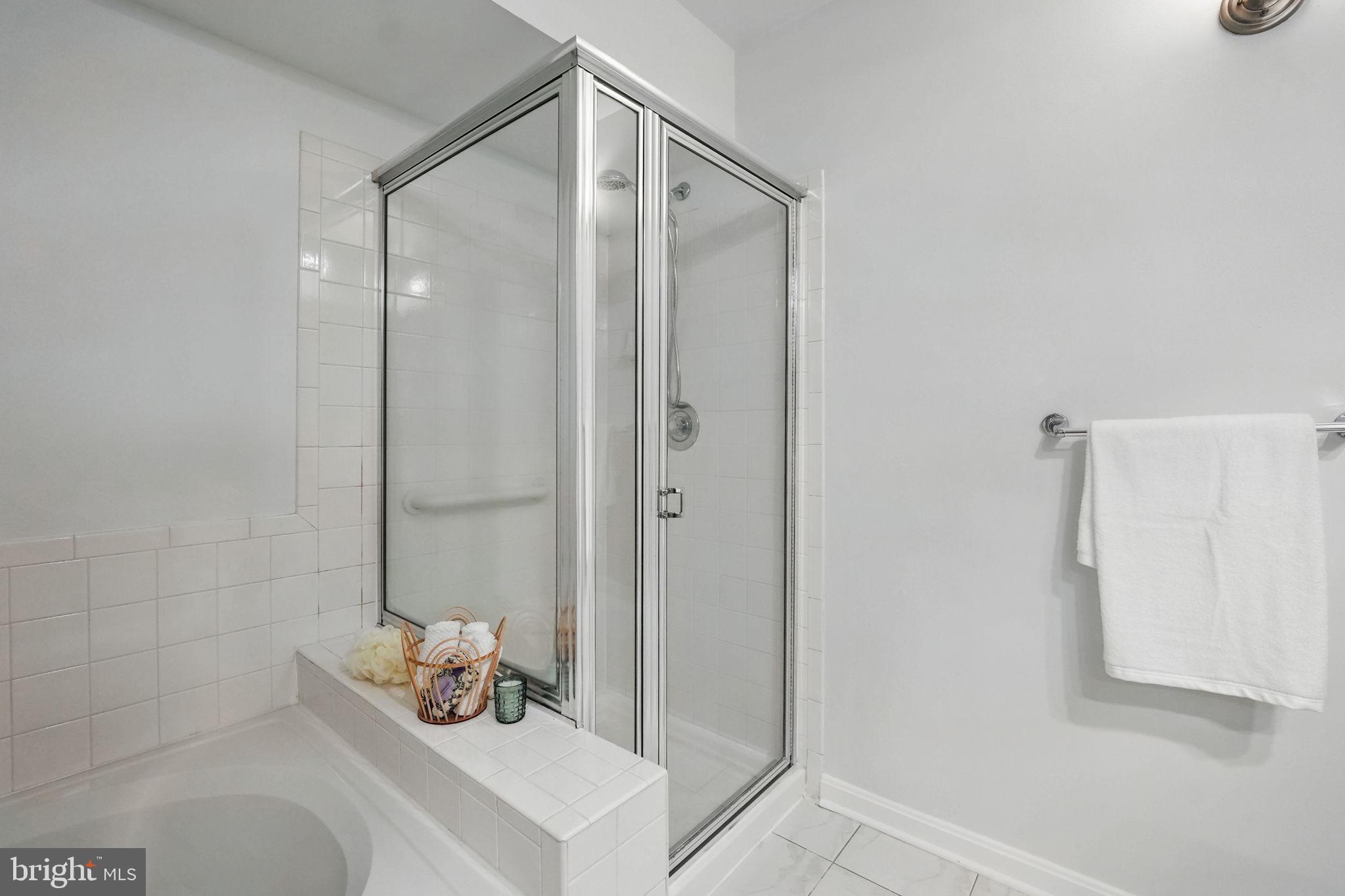 STRATFORD PLACE AT KINGS - Residential