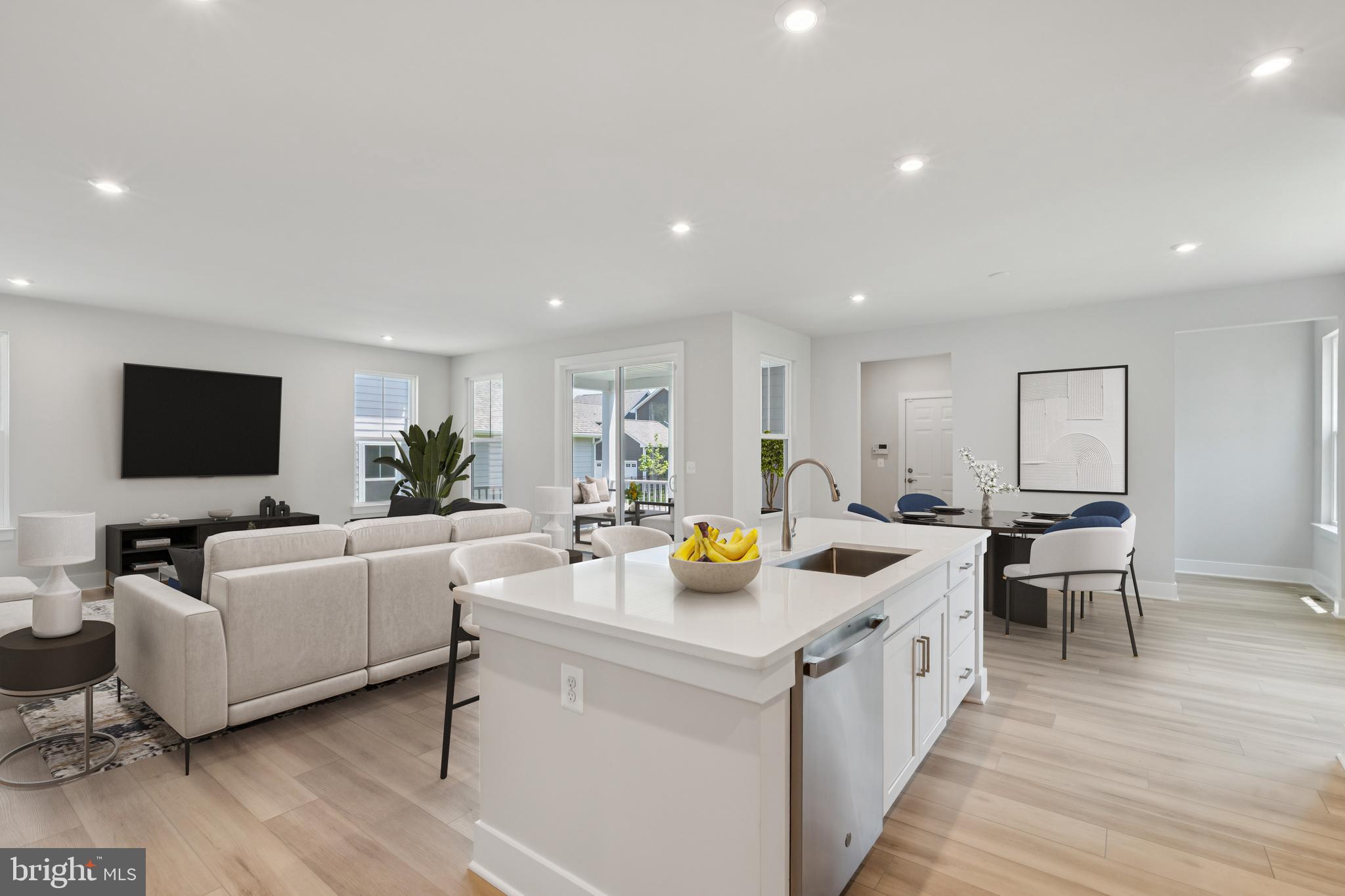 1925 RIVER HERITAGE BOULEVARD