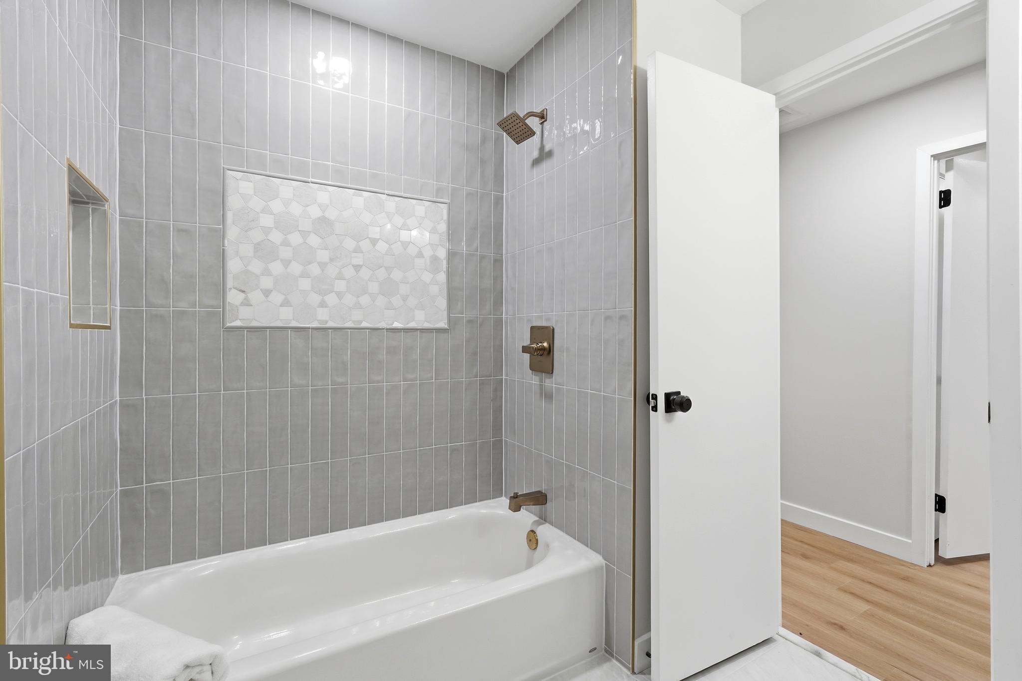 ROLLING FOREST - Residential