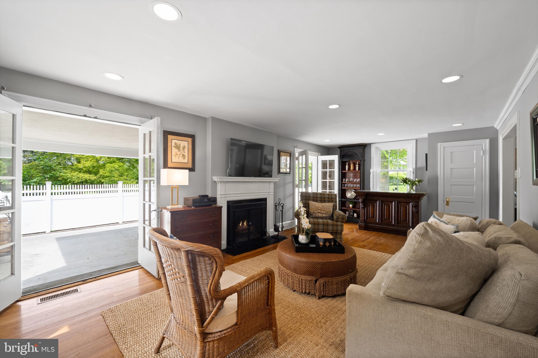 SOUTH WAYNE - Residential