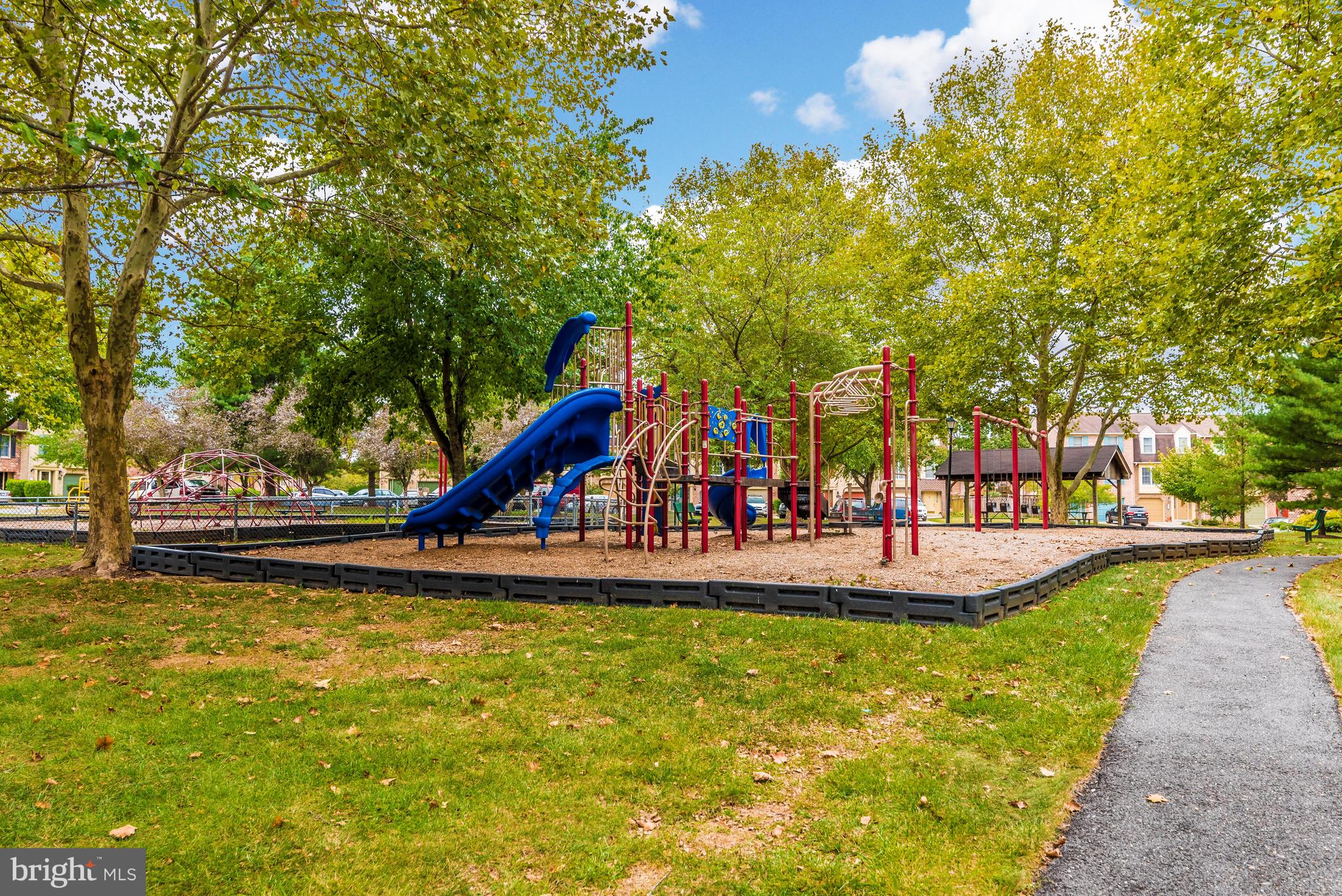 TUSCARORA KNOLLS - Residential