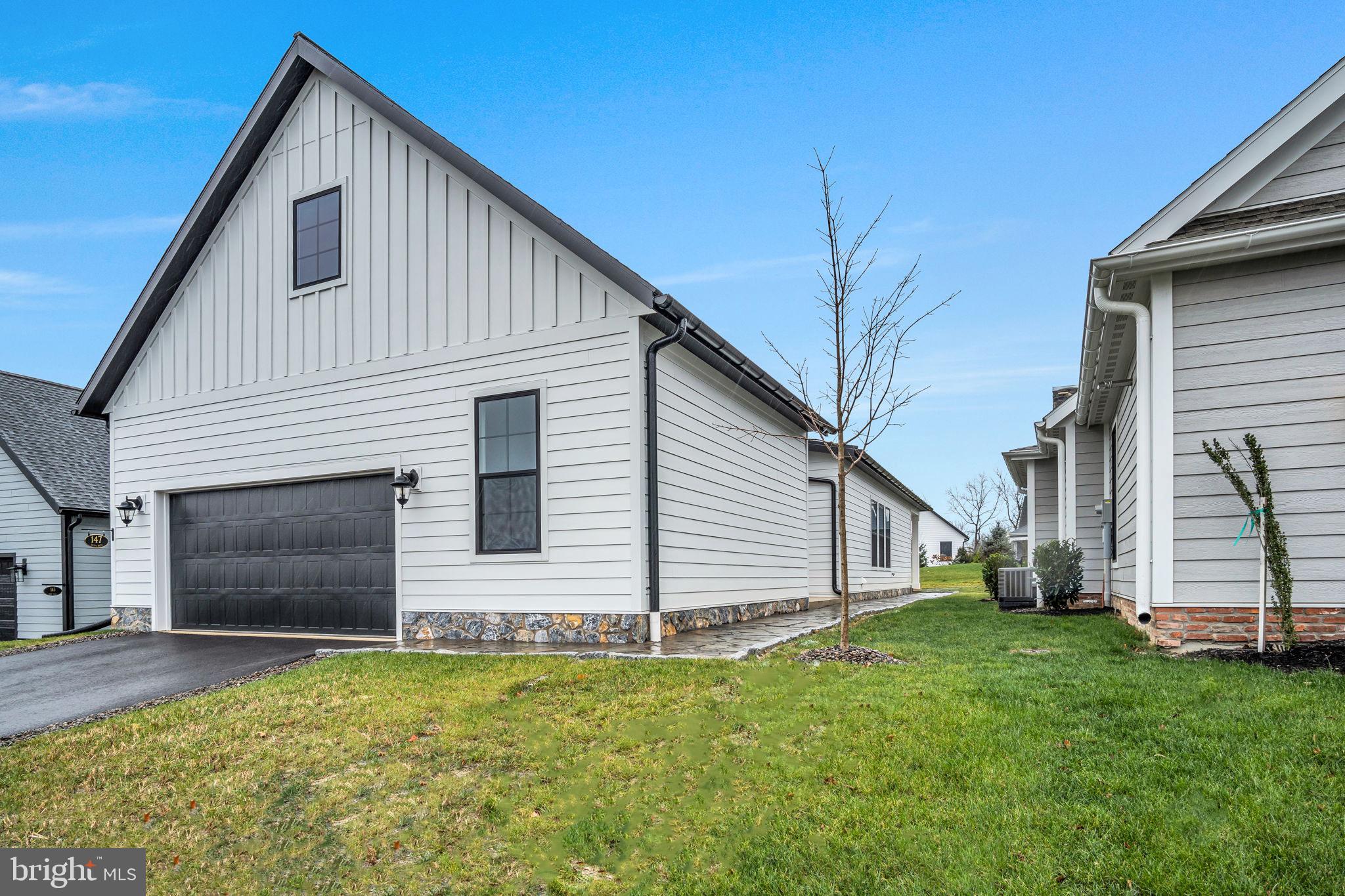 THE PORCHES OF ALLENBERRY - Residential