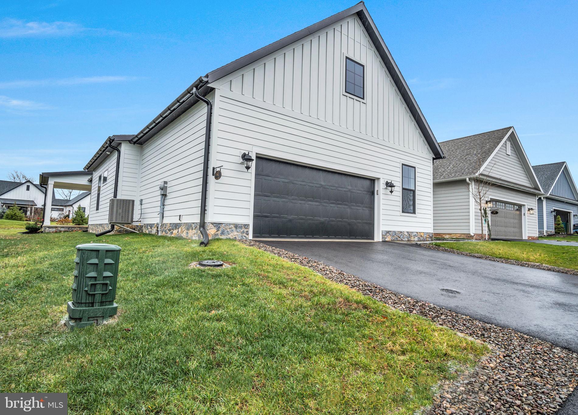 THE PORCHES OF ALLENBERRY - Residential
