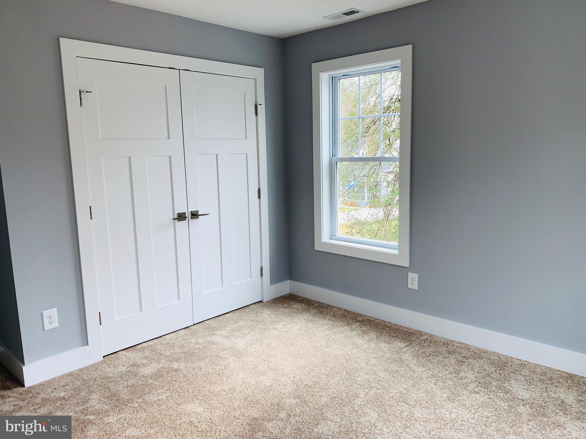 WOODLAND BEACH - Residential Lease