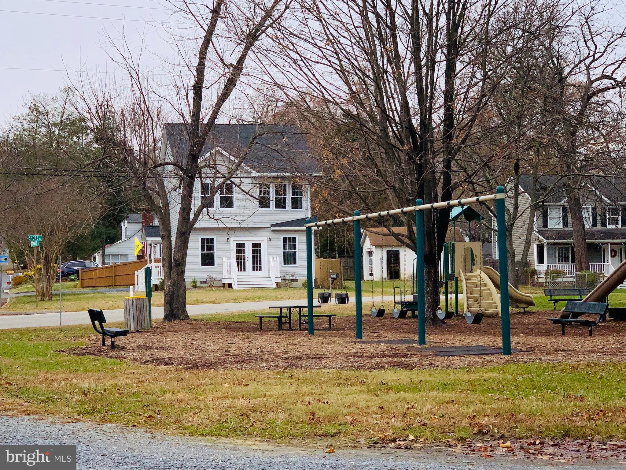 WOODLAND BEACH - Residential Lease