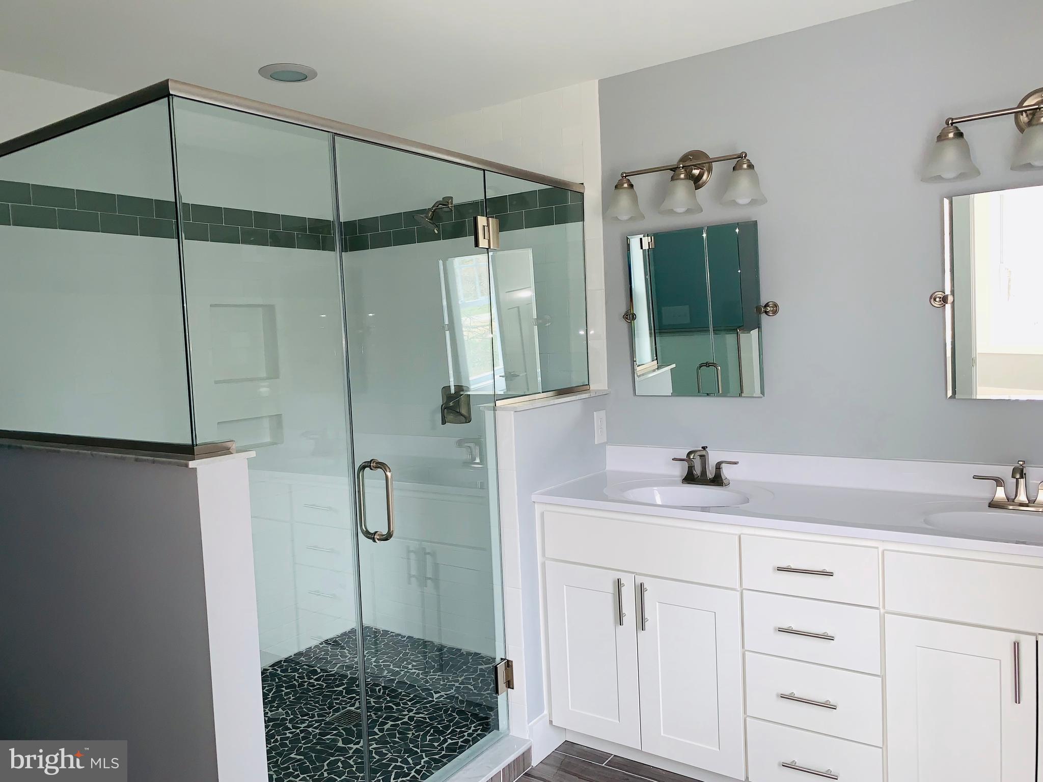 WOODLAND BEACH - Residential Lease