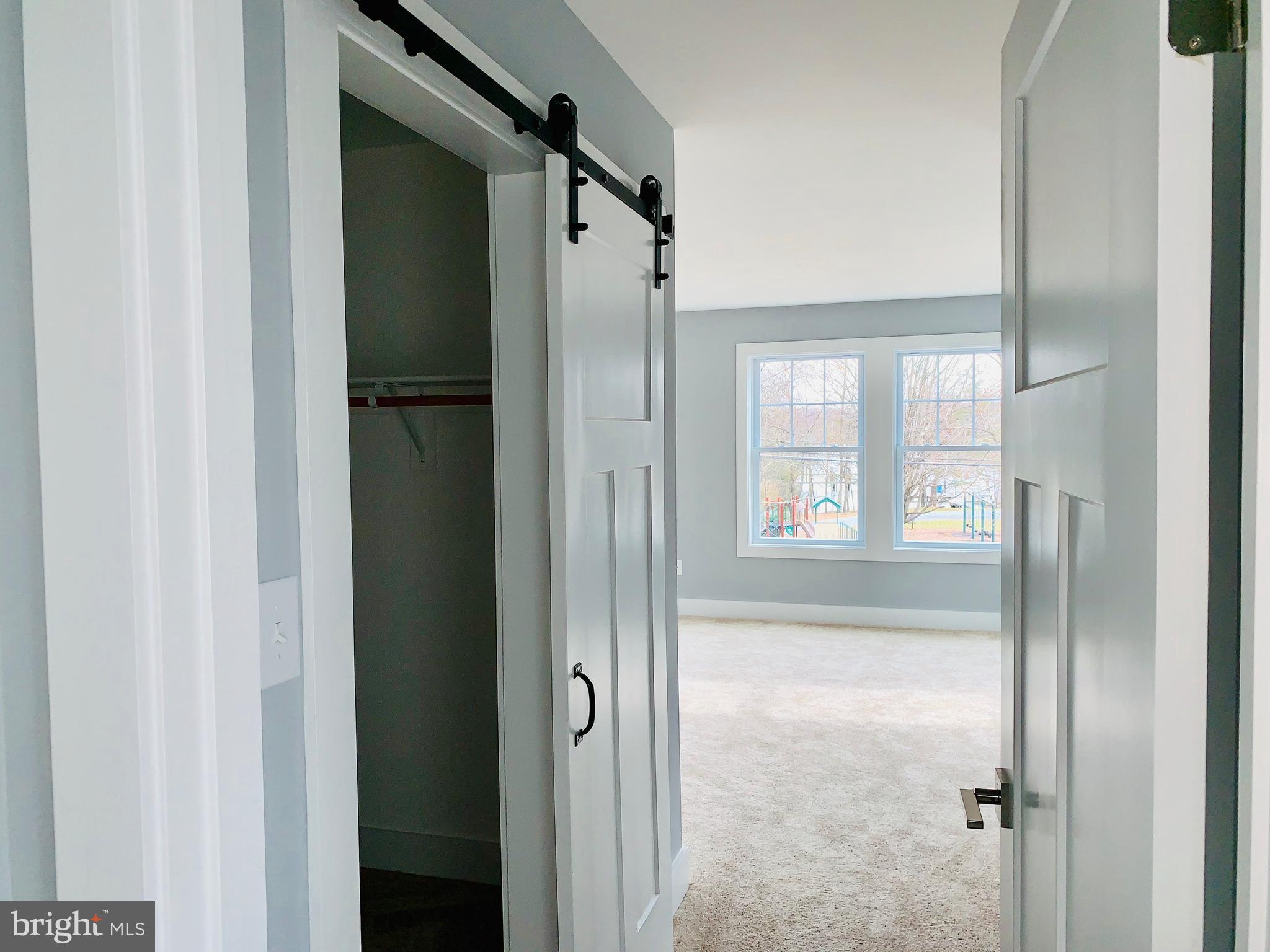 WOODLAND BEACH - Residential Lease