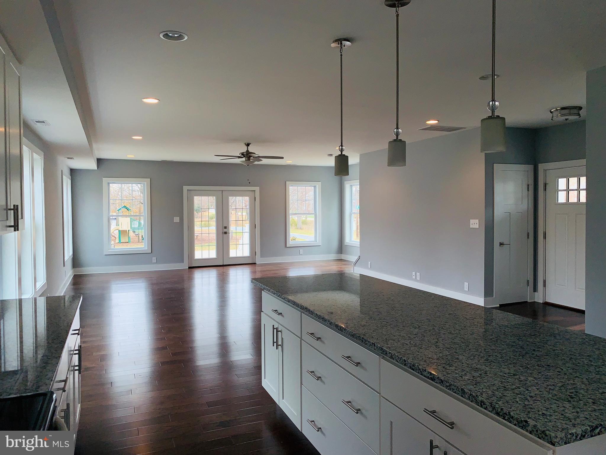 WOODLAND BEACH - Residential Lease