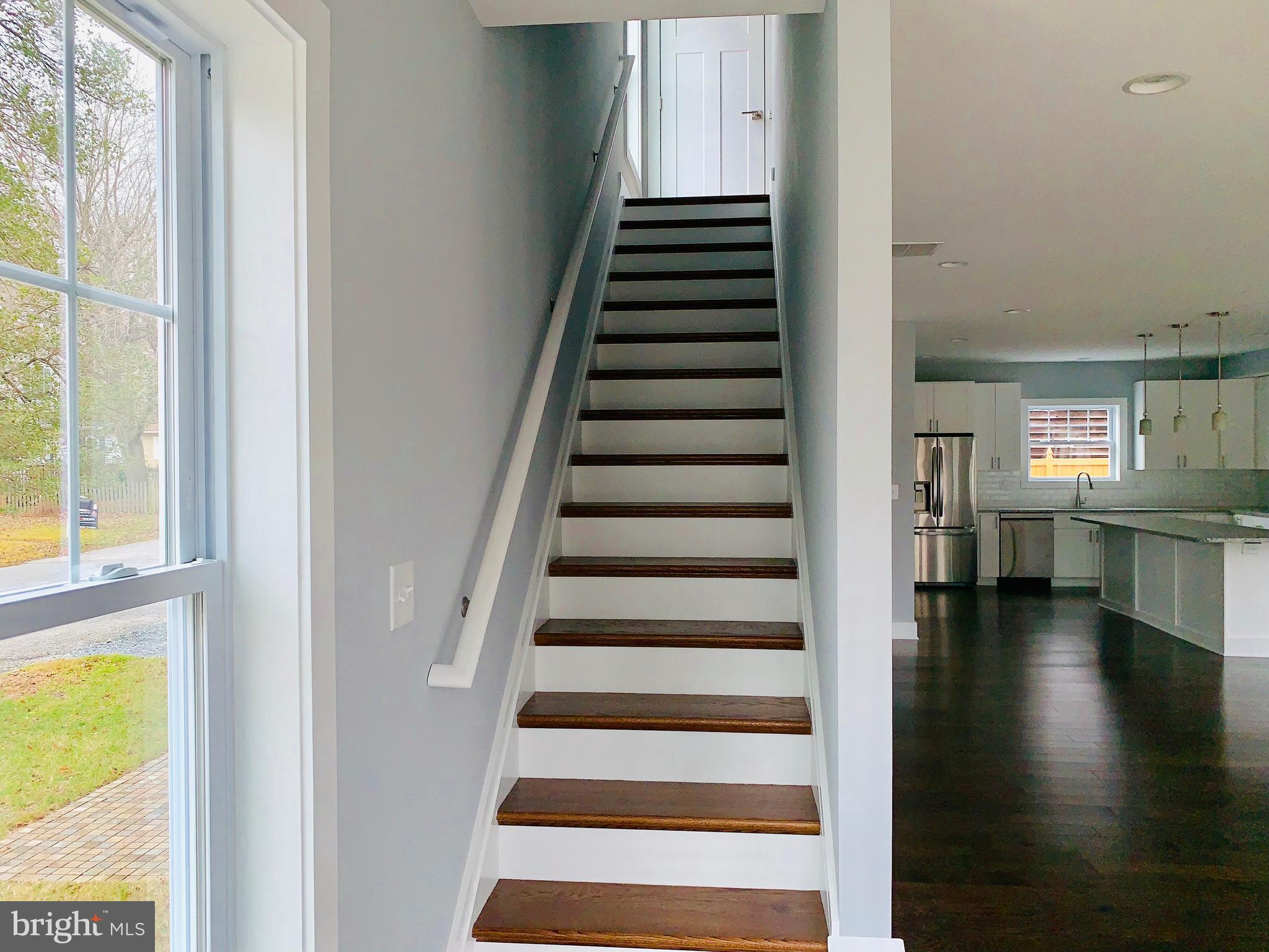 WOODLAND BEACH - Residential Lease