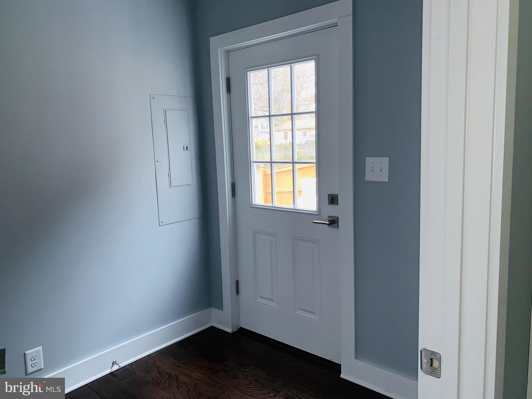 WOODLAND BEACH - Residential Lease