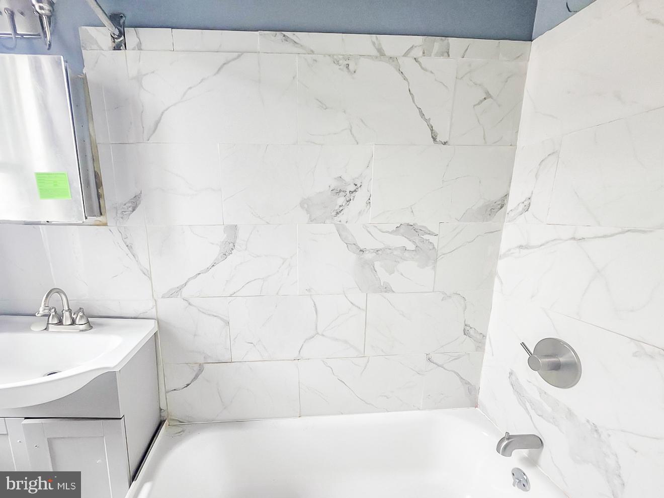 UNIVERSITY CITY - Residential