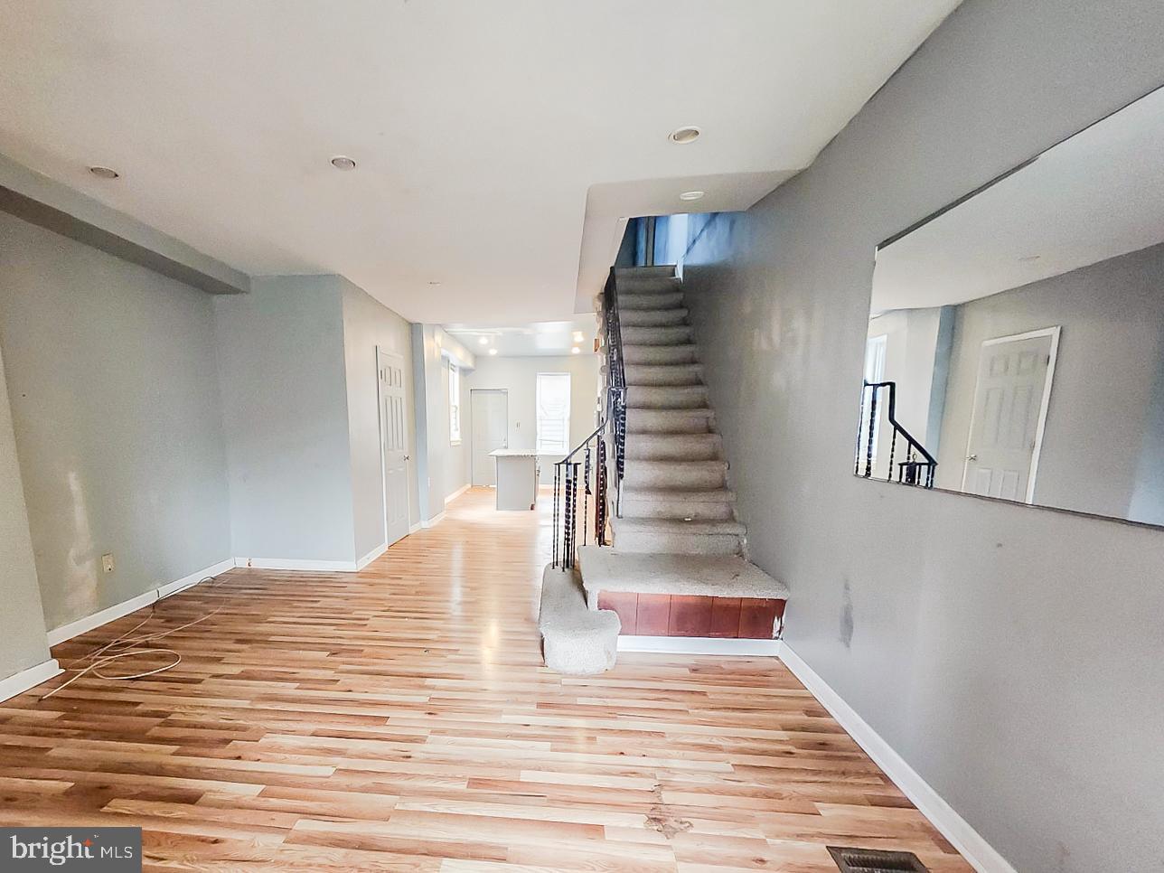 UNIVERSITY CITY - Residential