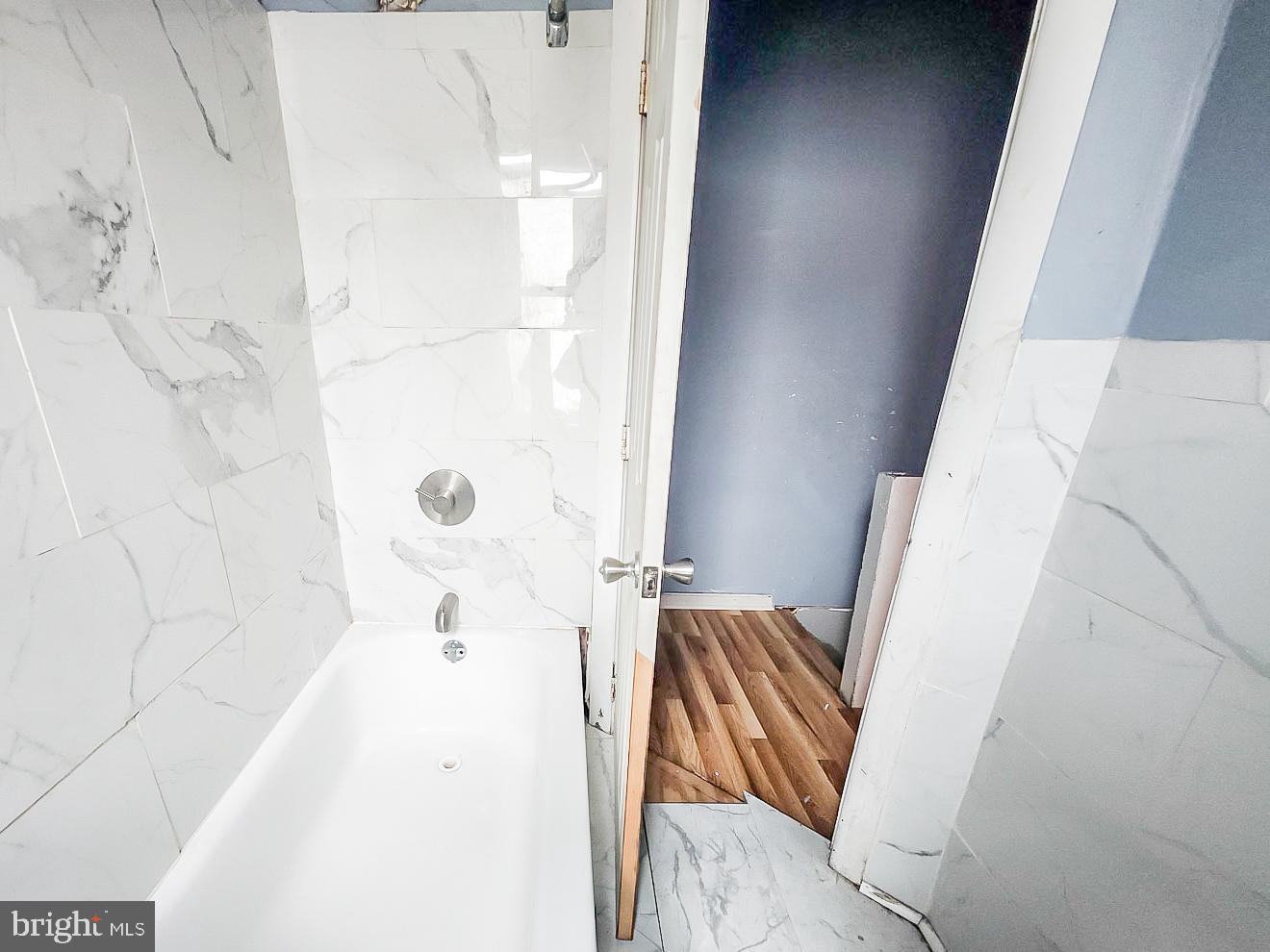 UNIVERSITY CITY - Residential