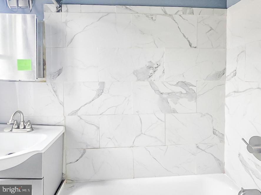 UNIVERSITY CITY - Residential