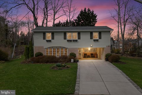 Photo of 3420 Beauford Circle, ANNANDALE, VA 22003 (MLS # VAFX2296968)