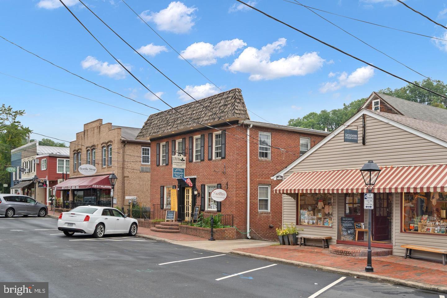 WASHINGTON SQUARE - Residential