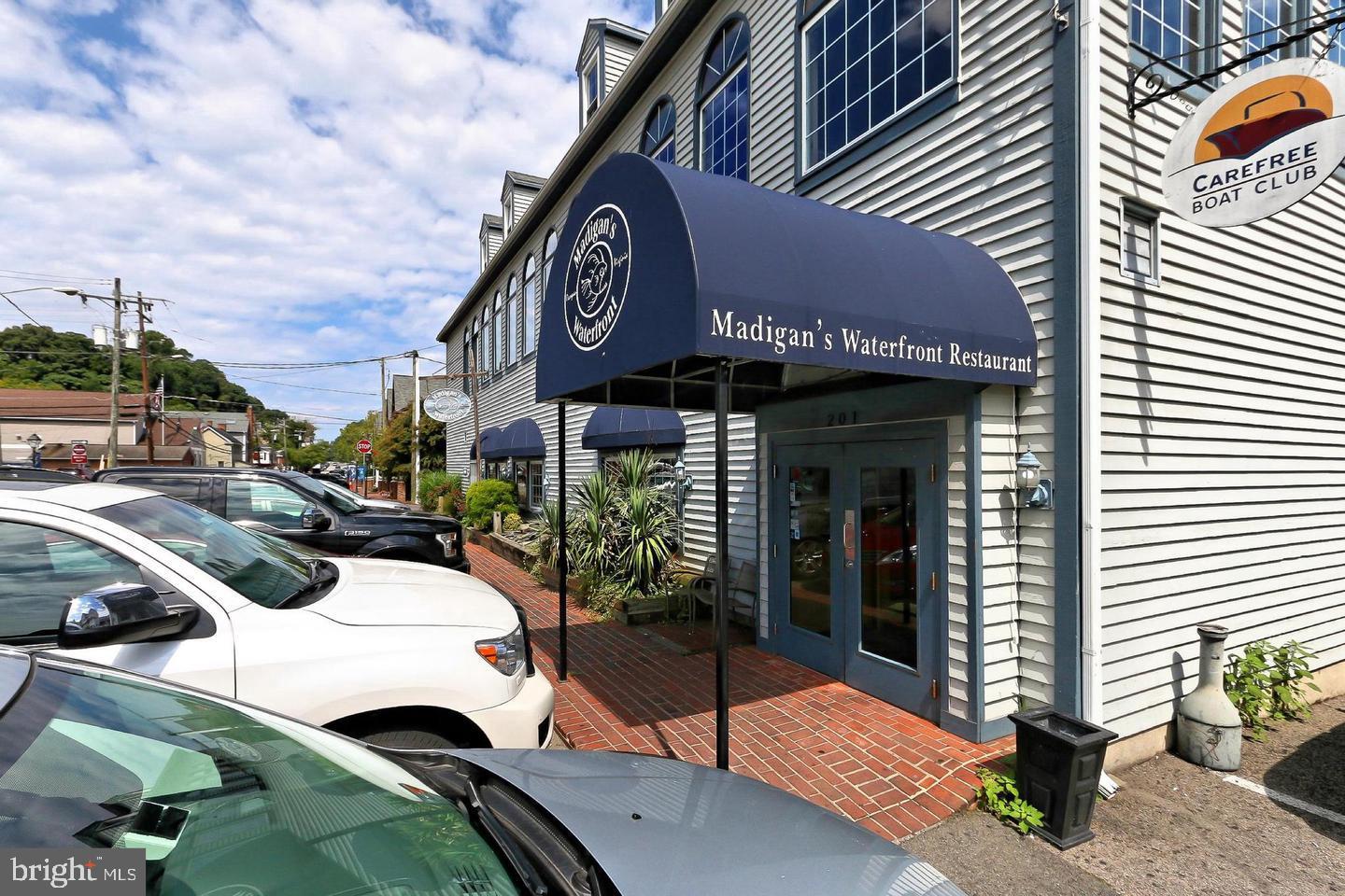 WASHINGTON SQUARE - Residential