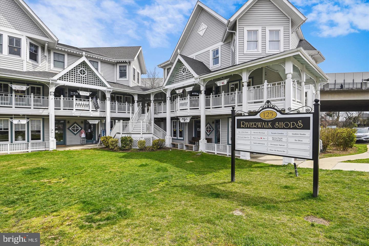 WASHINGTON SQUARE - Residential